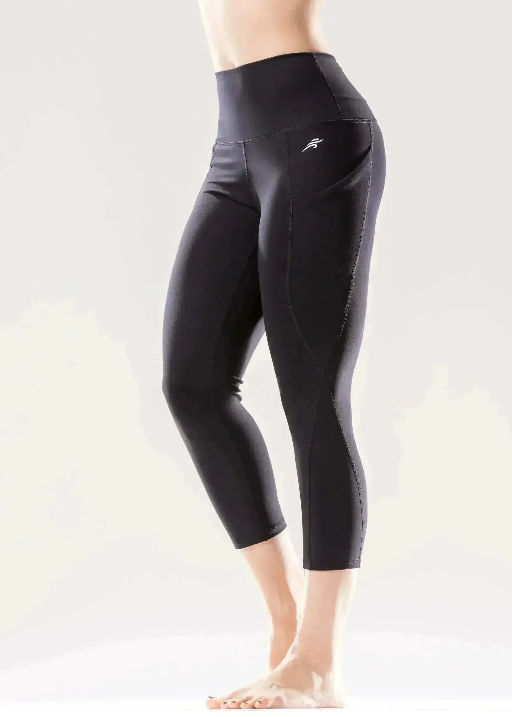 Jolie High-Waisted Capri Leggings with Hip Pockets - Femstylo