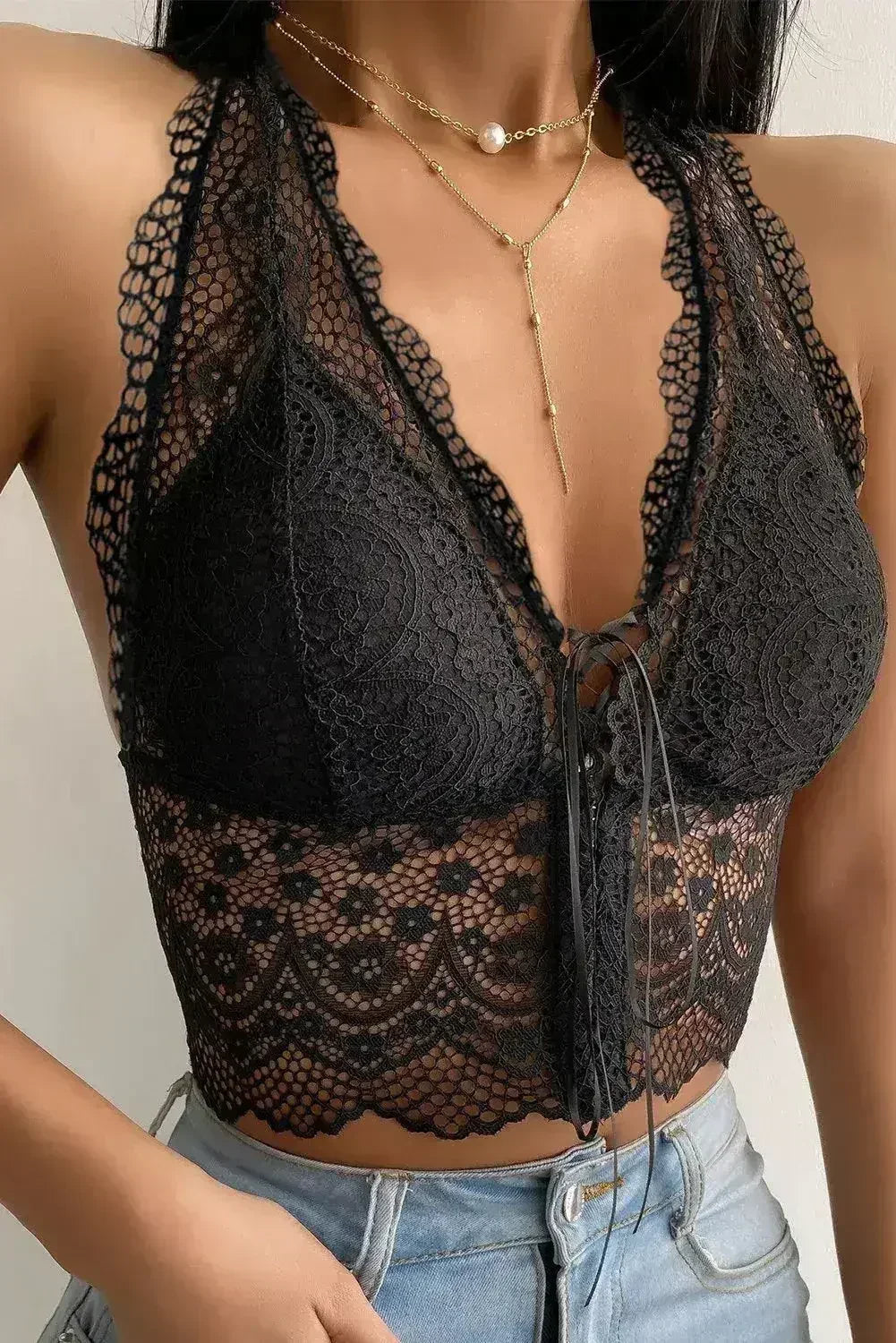 Black Lace Bralette Crop Top - Scallop Trim & Backless Design - Femstylo