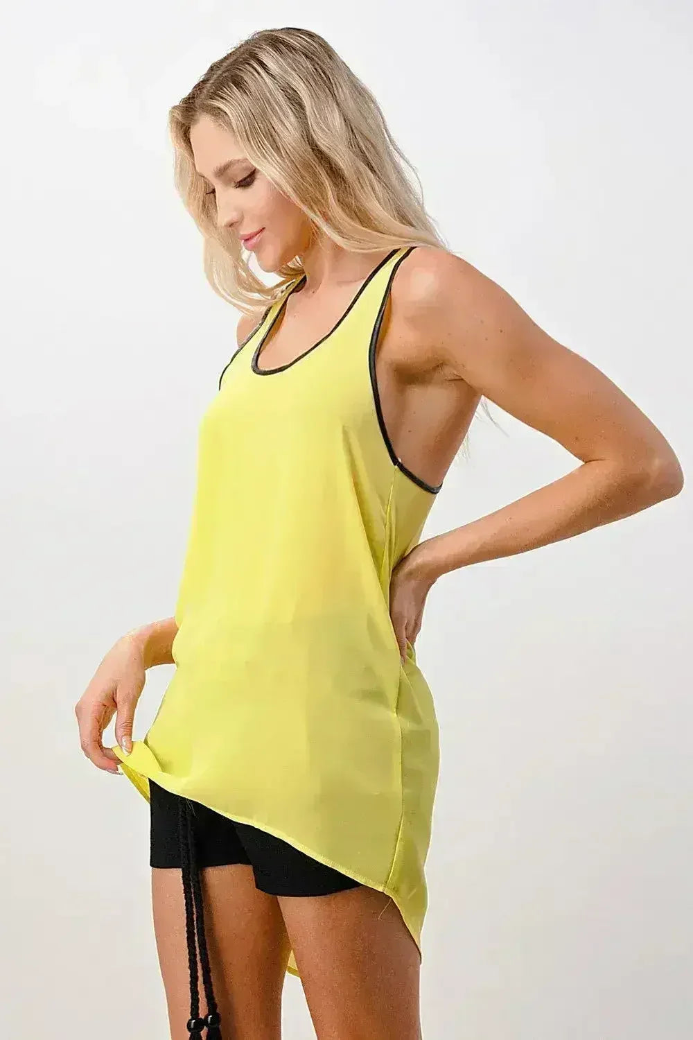 Scoop Neck Tank Top with Contrast Trim - Femstylo