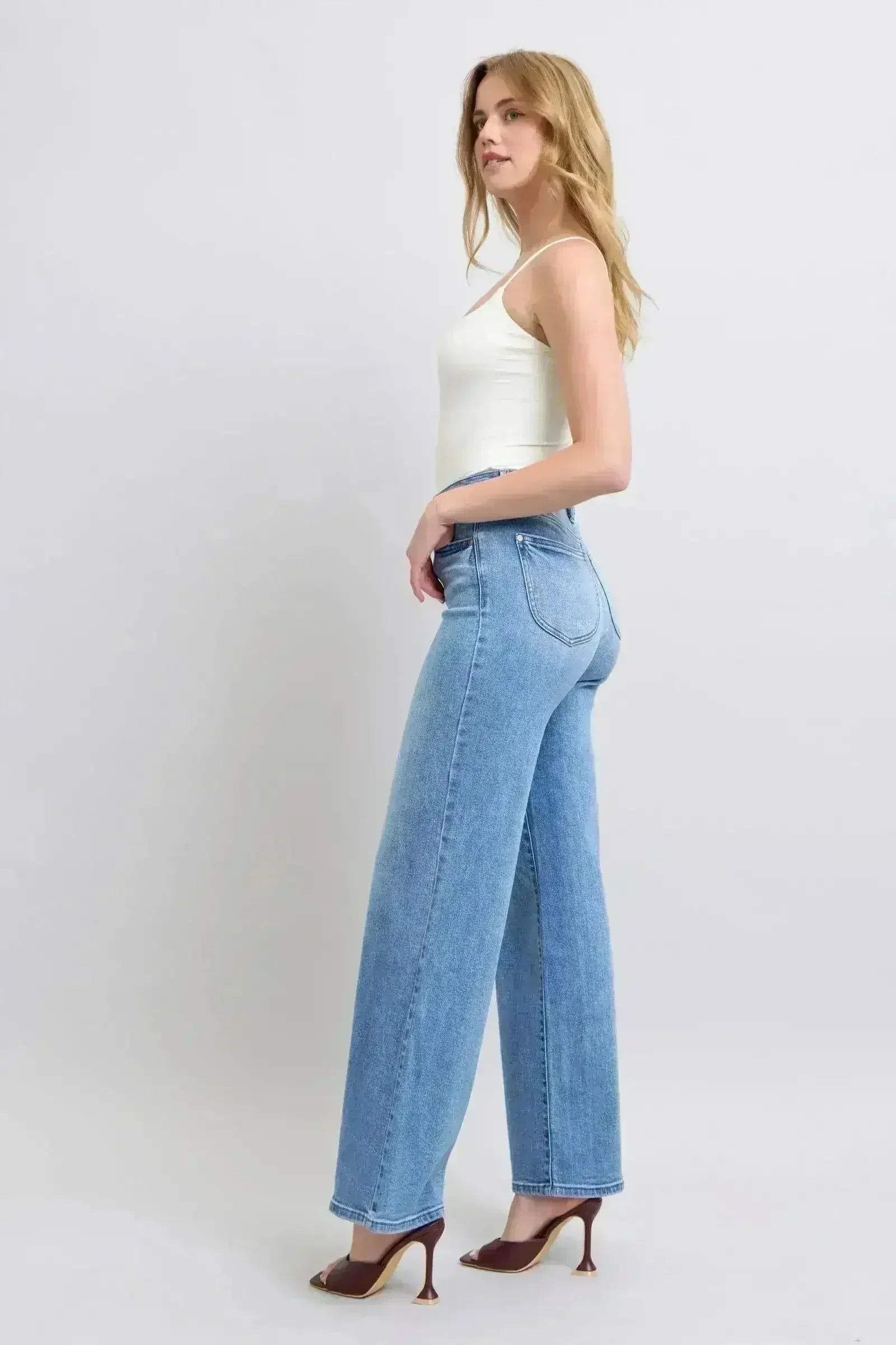 Judy Blue Wide Leg Jeans – High Waist w/ Pockets | 93% Cotton Blend - Femstylo