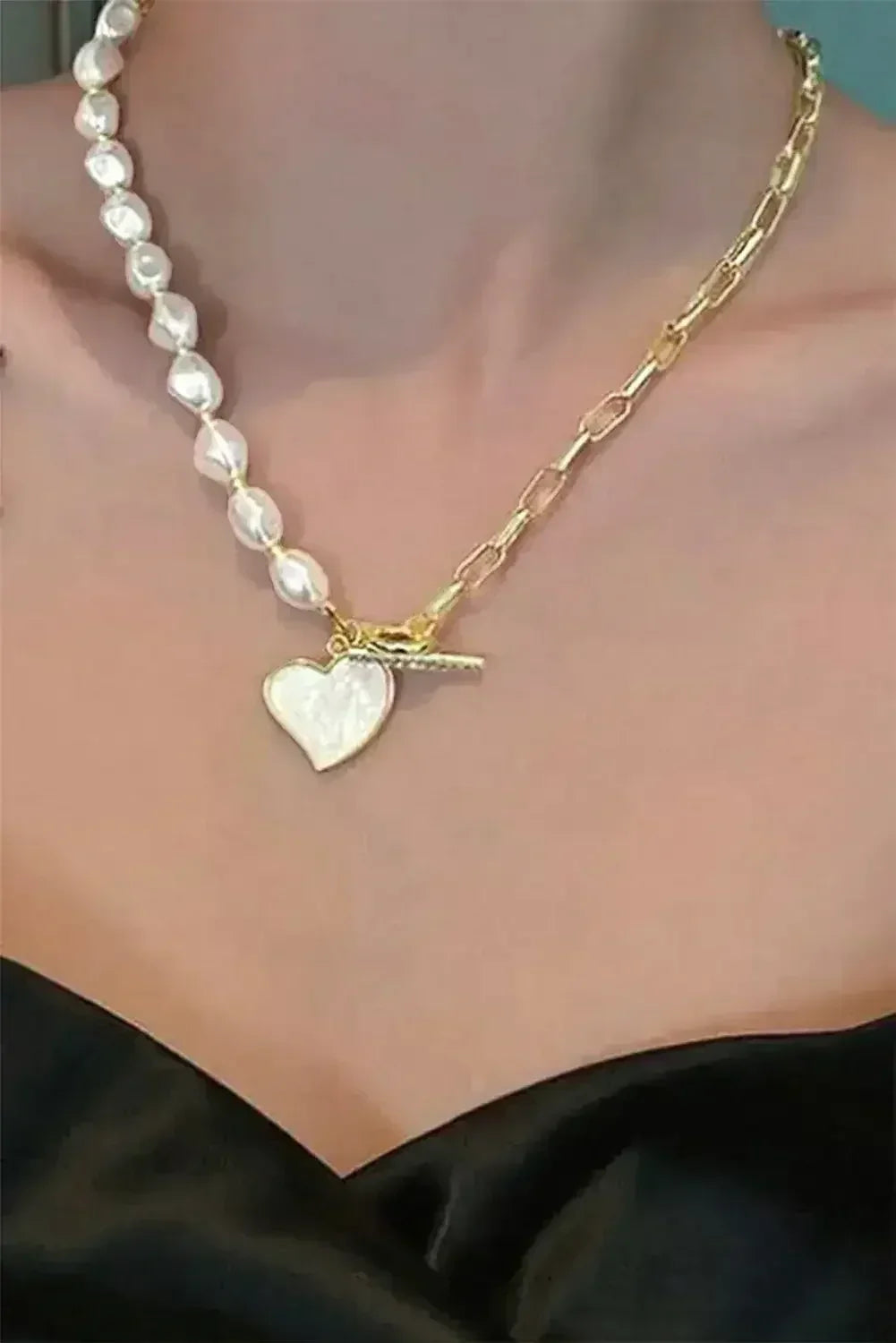 Gold Heart Shape Pendant Rhinestone Pearl Chain Necklace - Femstylo