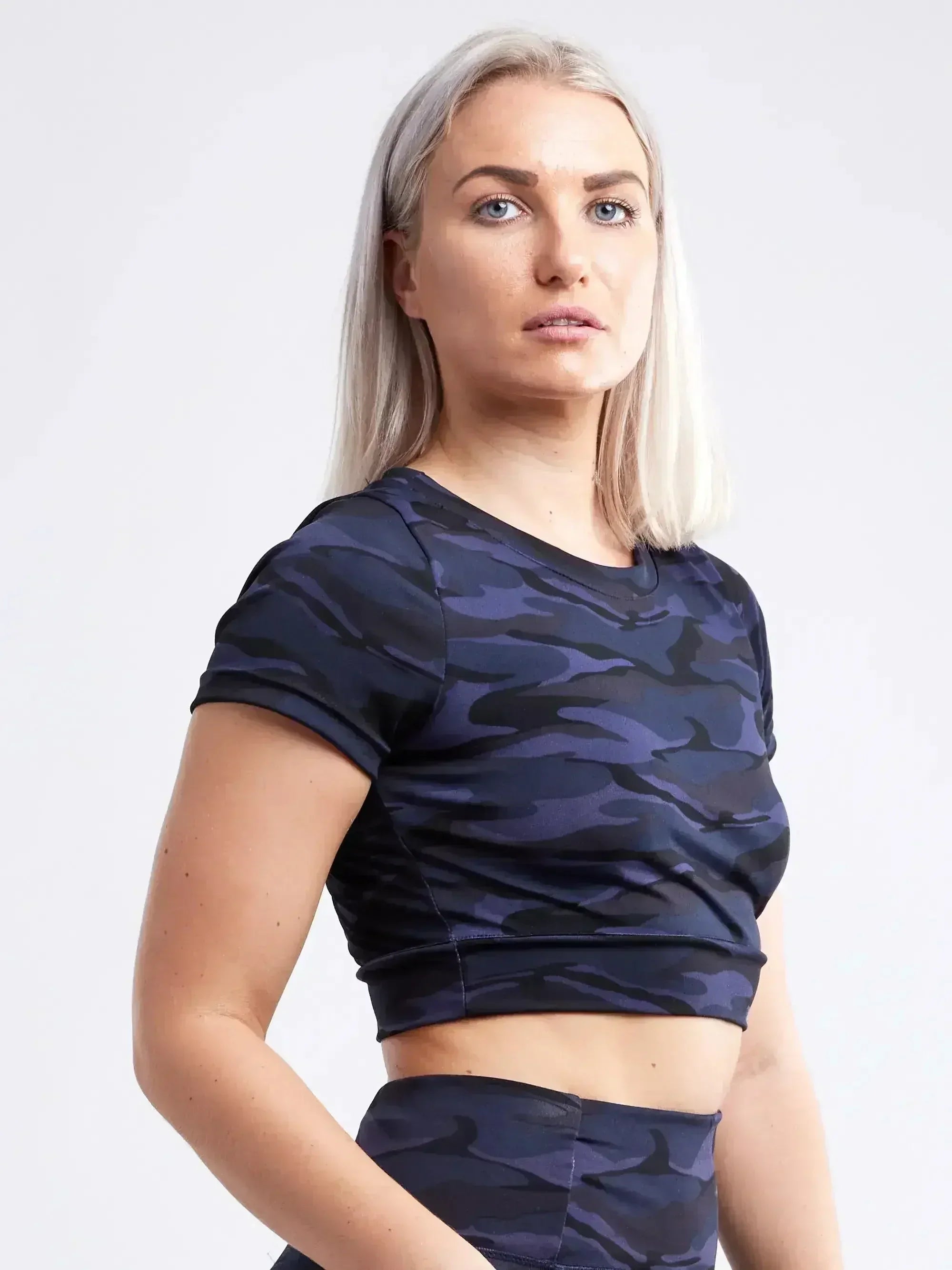 Women's Lightweight Short-Sleeve Crop Top - Workout & Casual - Femstylo
