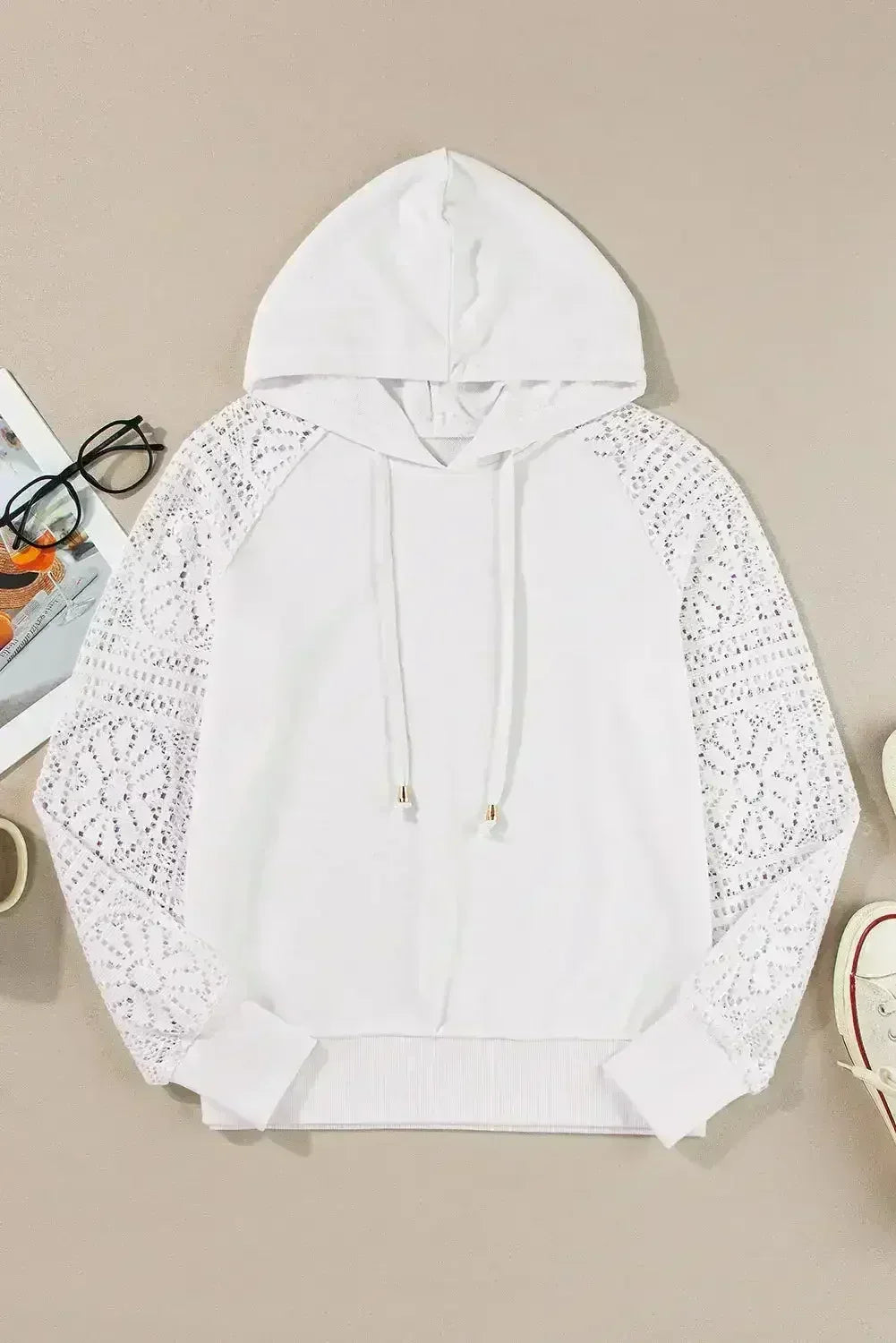 White Lace Patchwork Sleeve Drawstring Hoodie - Femstylo