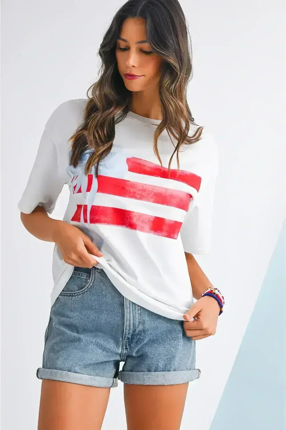 White Flag Bow Graphic Crewneck Tee - Femstylo