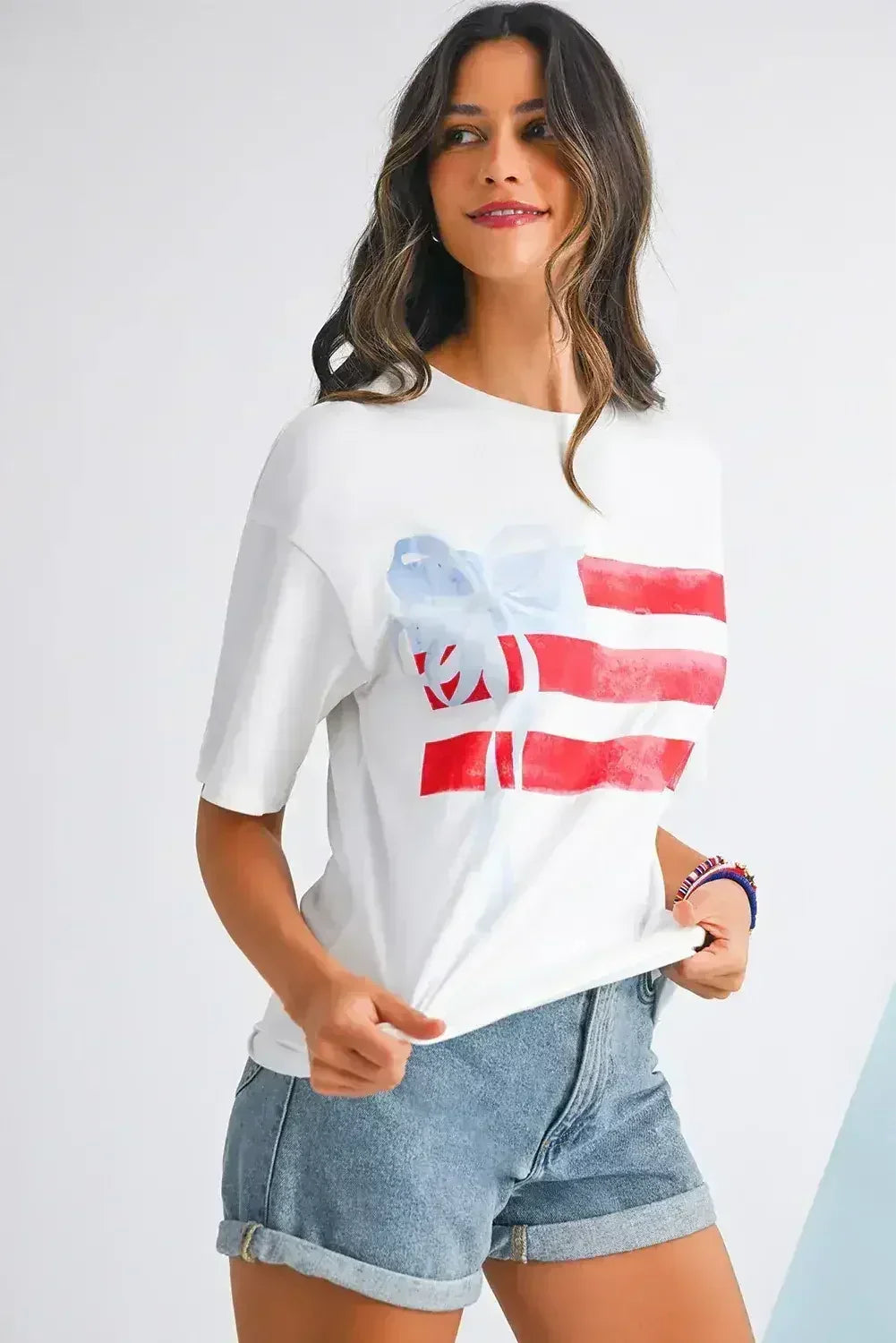 White Flag Bow Graphic Crewneck Tee - Femstylo