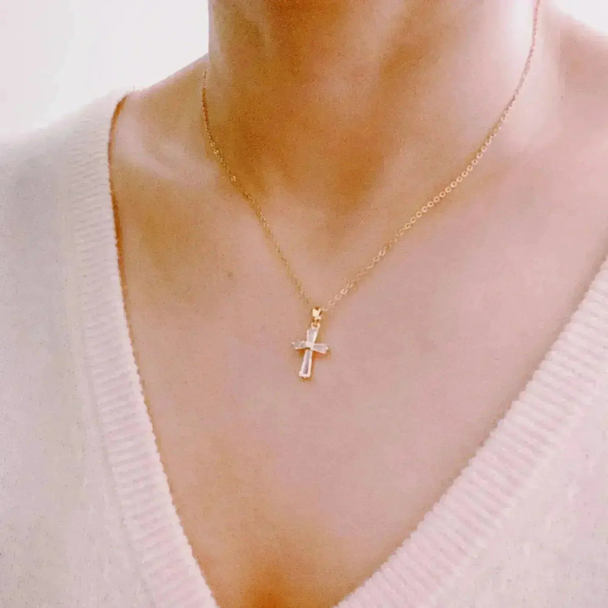 Crystal Cross Necklace – Elegant 18k Gold Plated Pendant | Timeless Style - Femstylo