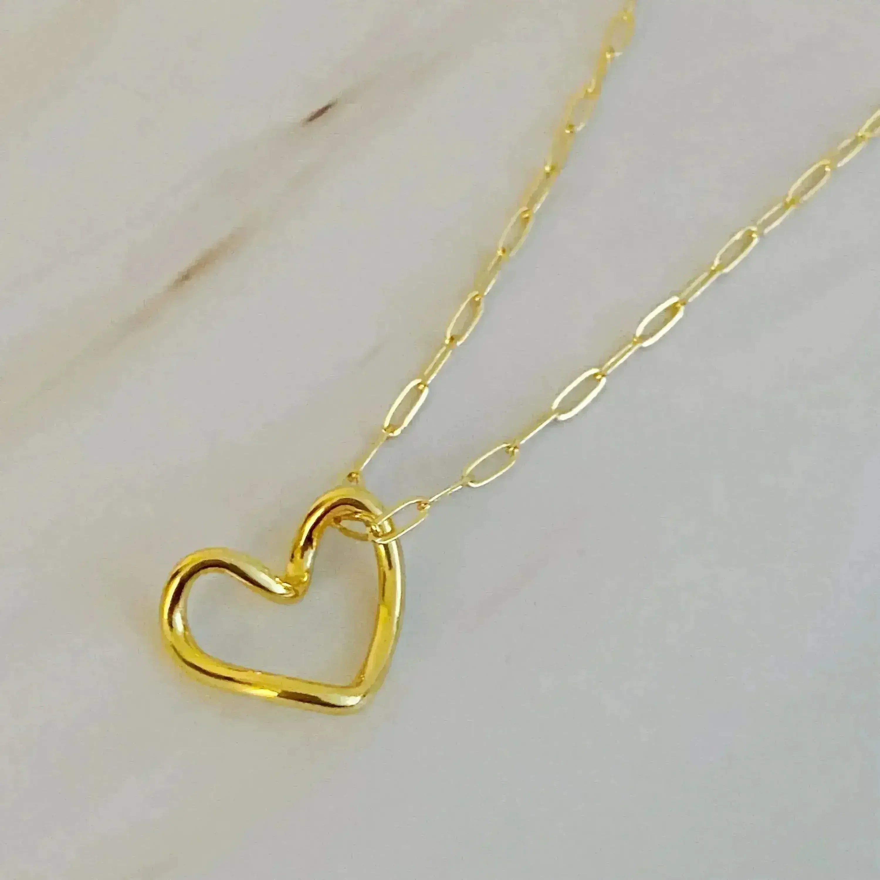 Heart And Chain Necklace - Femstylo