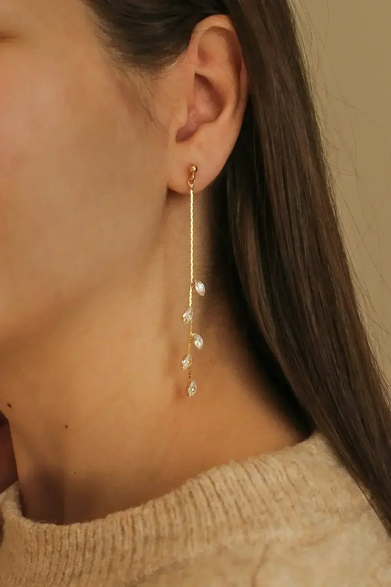 Long Daphne Dangle - Femstylo