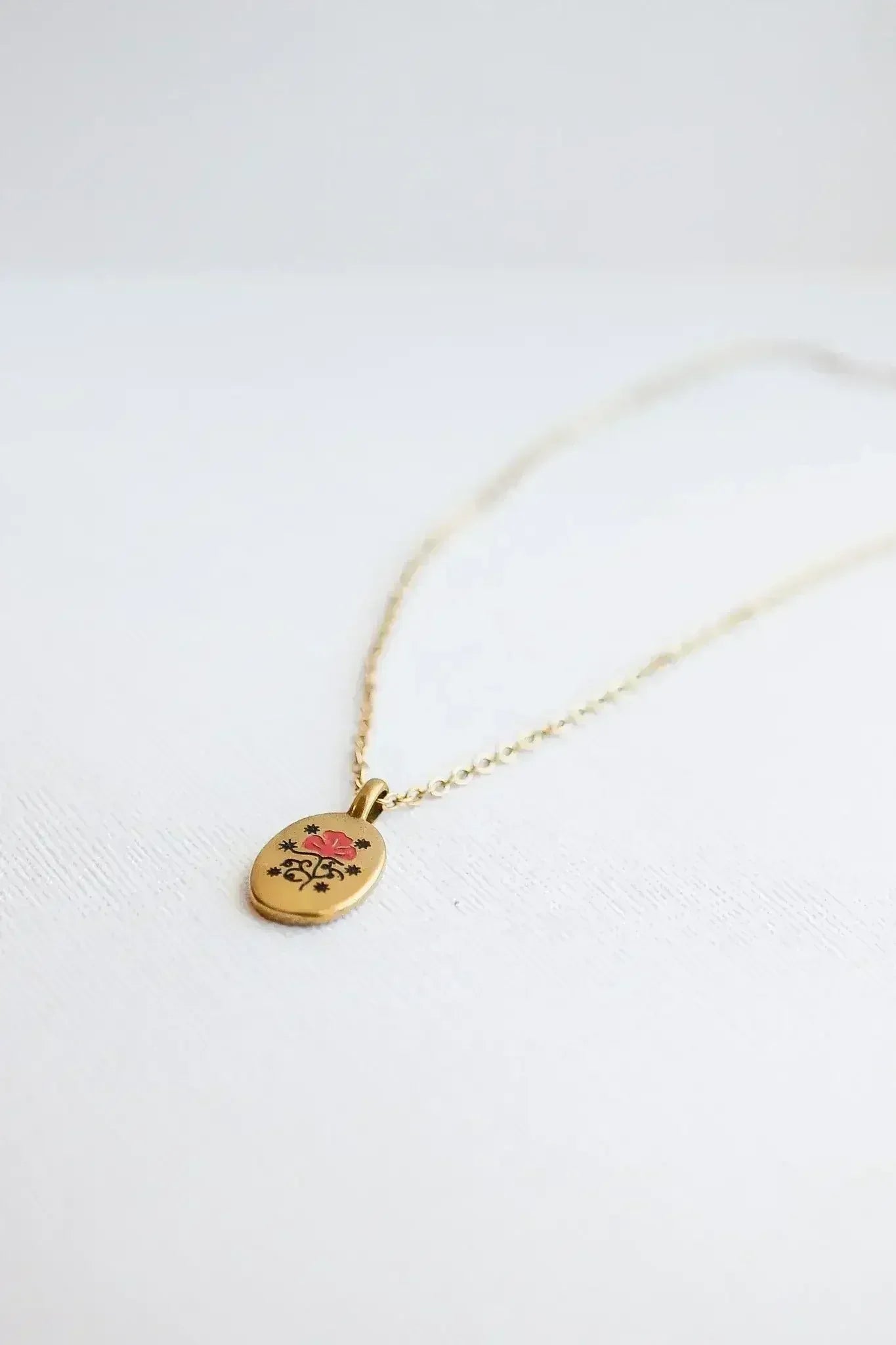 Irene Necklace in Red and Gold - Femstylo