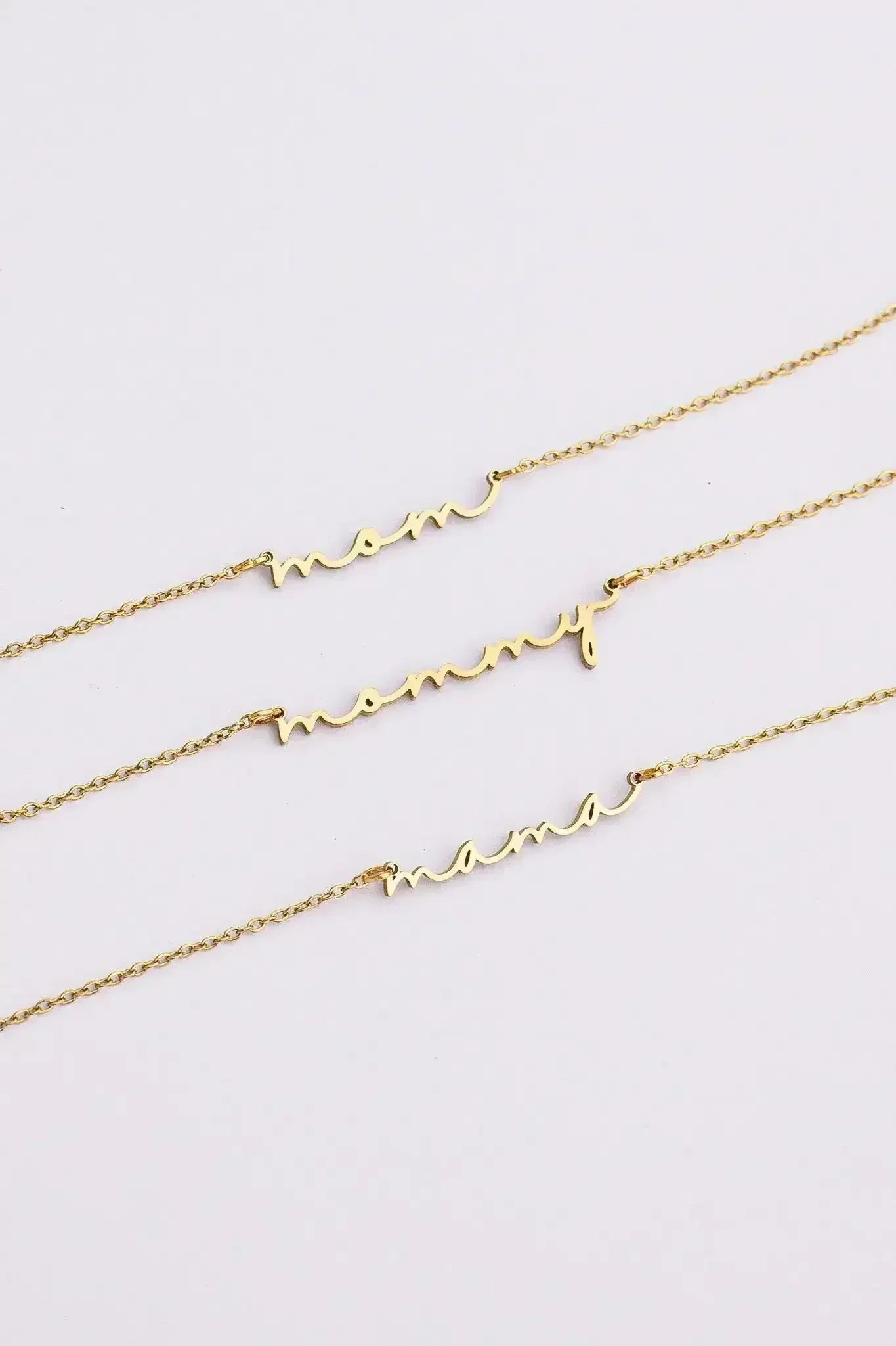 "Mama" Necklace - Femstylo