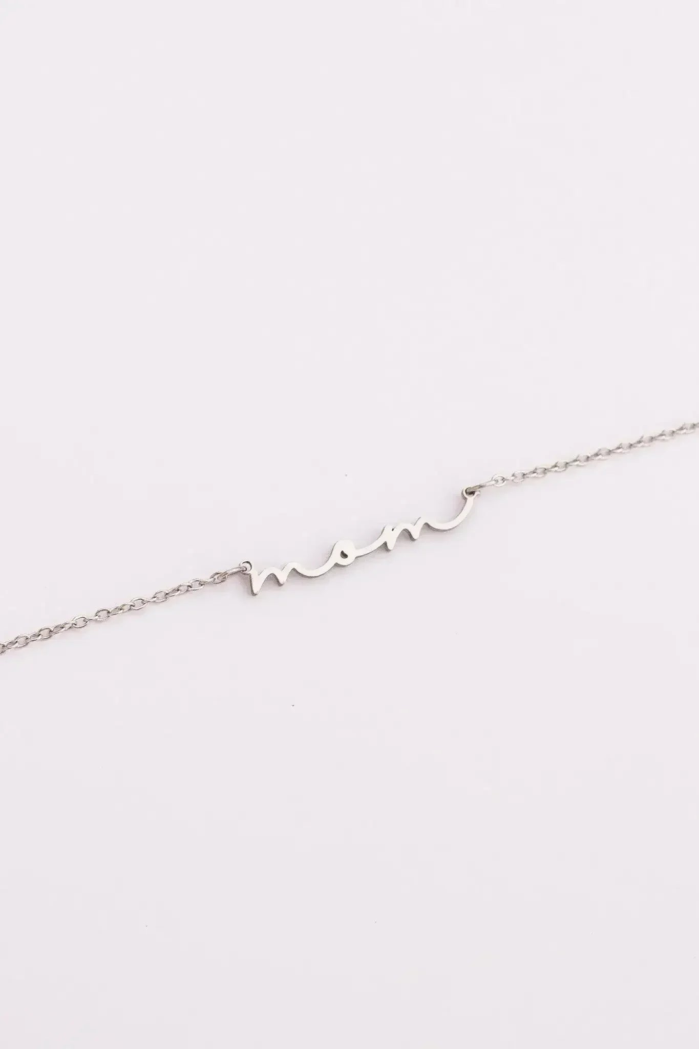 "Mom" Necklace - Femstylo