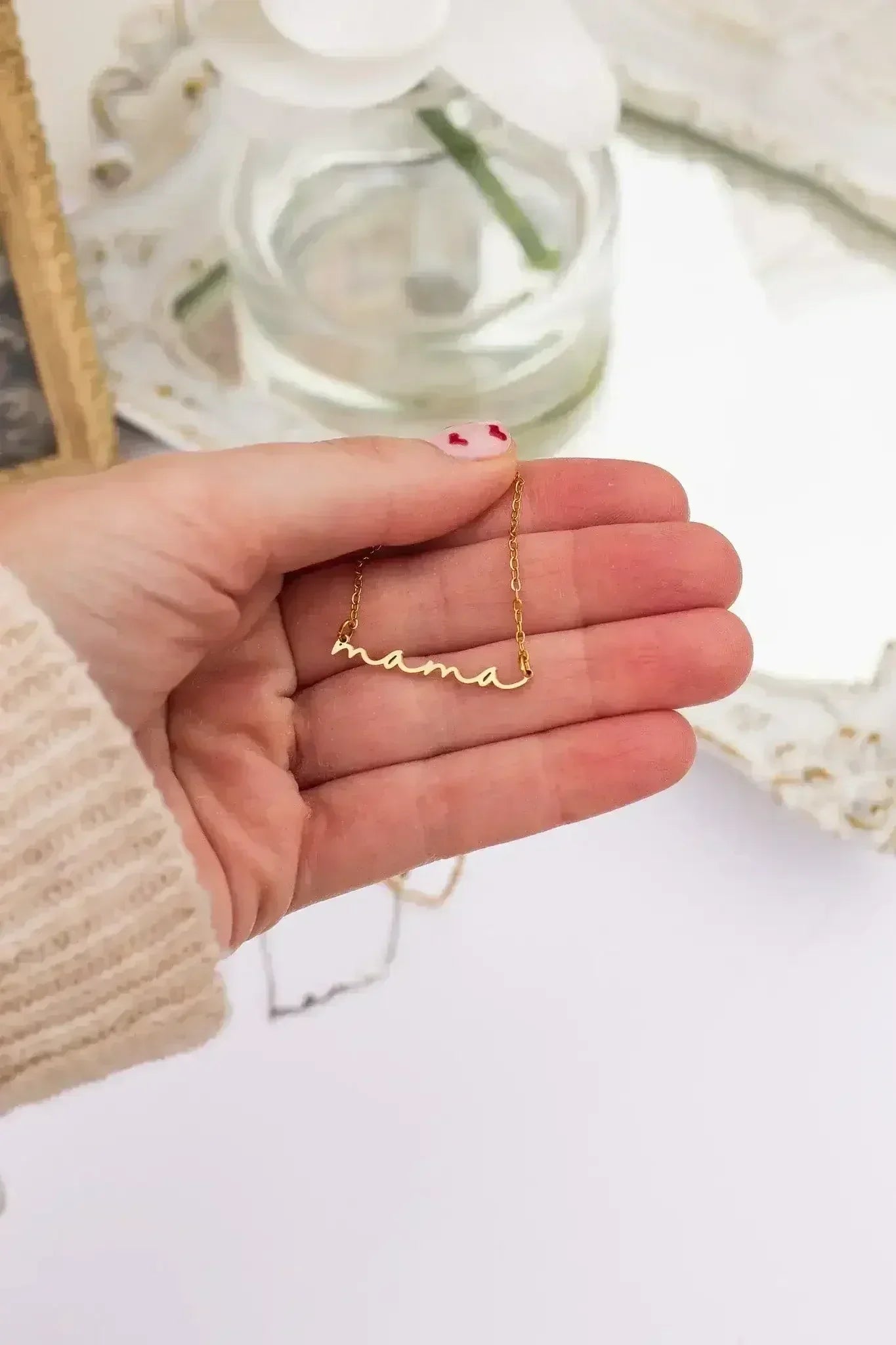 "Mama" Necklace - Femstylo