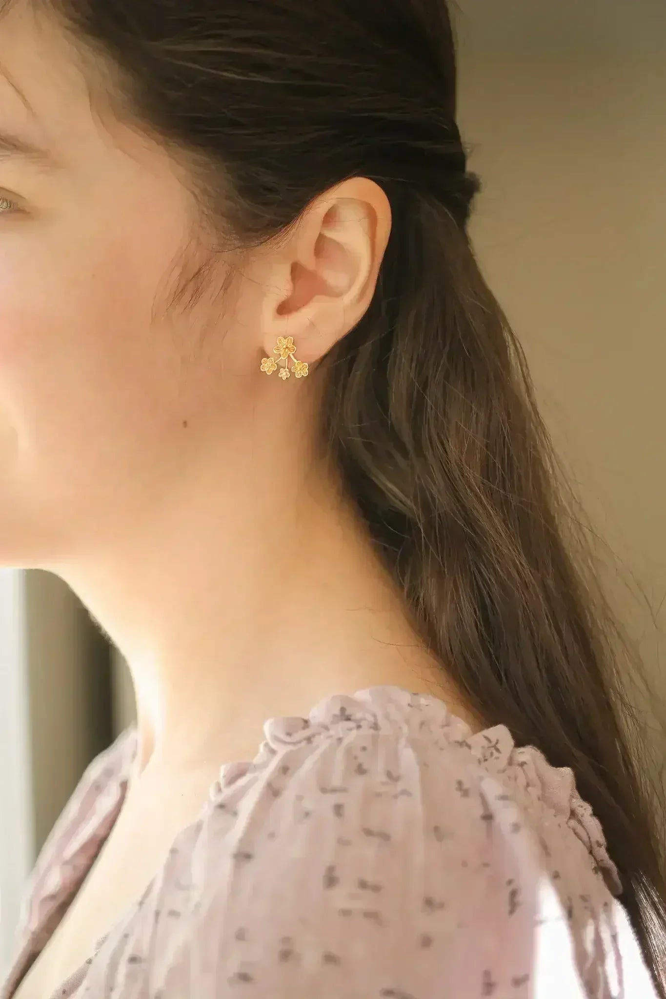 Azalea Stud in Gold - Femstylo