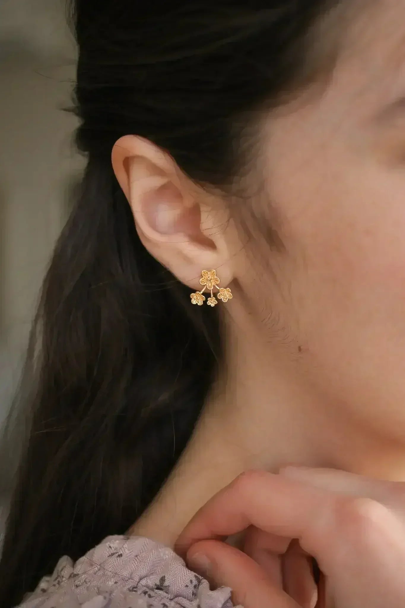 Azalea Stud in Gold - Femstylo