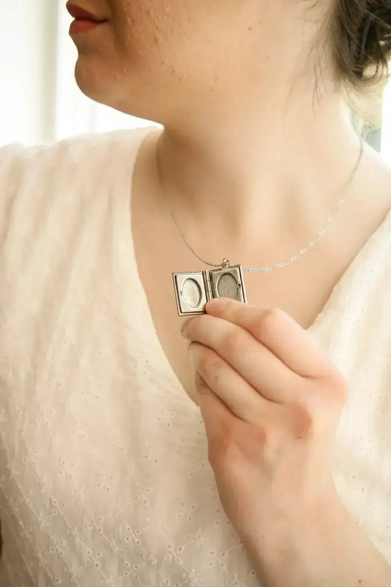 Library Locket - Femstylo