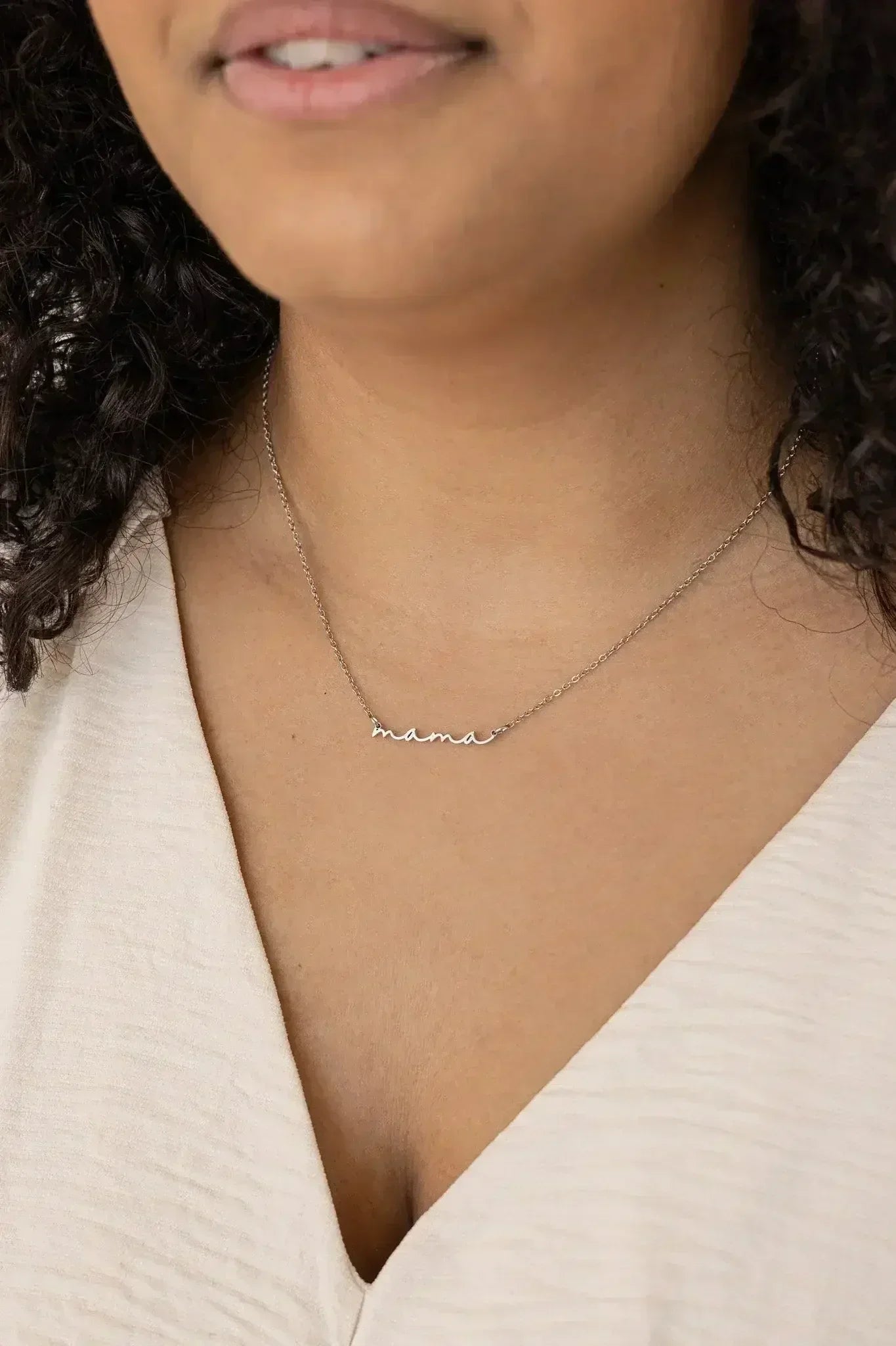 "Mama" Necklace - Femstylo