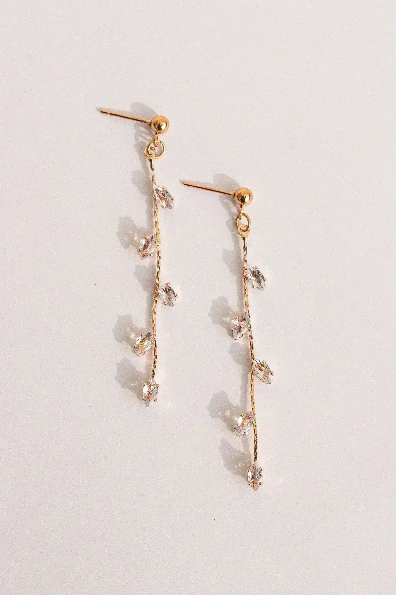 Daphne Dangle - Femstylo