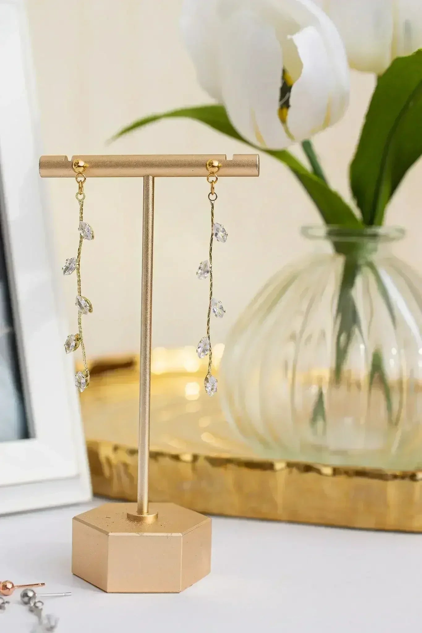 Daphne Dangle - Femstylo