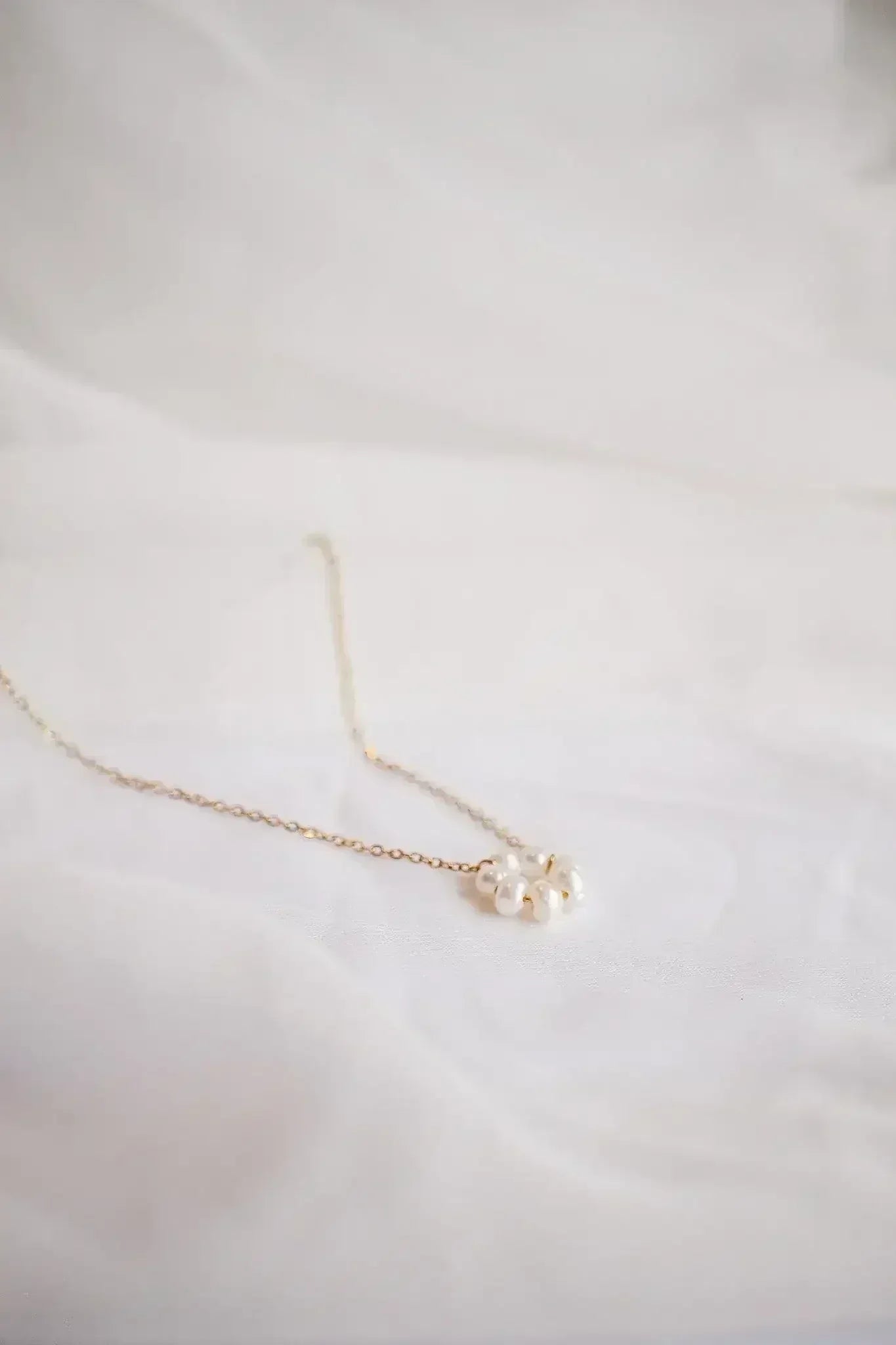 Lucy Necklace in Freshwater Pearl - Femstylo