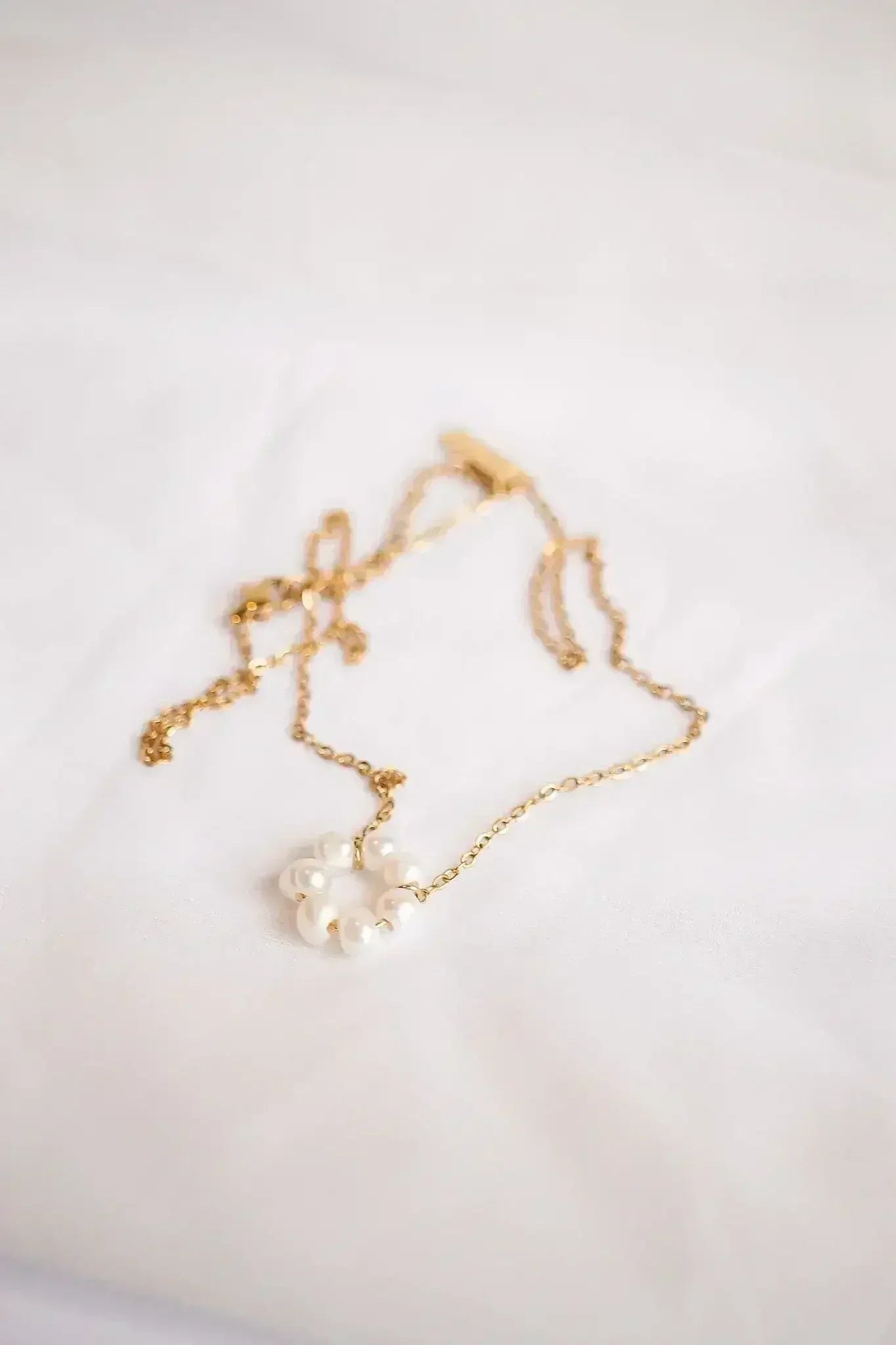 Lucy Necklace in Freshwater Pearl - Femstylo