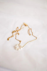 Lucy Necklace in Freshwater Pearl - Femstylo