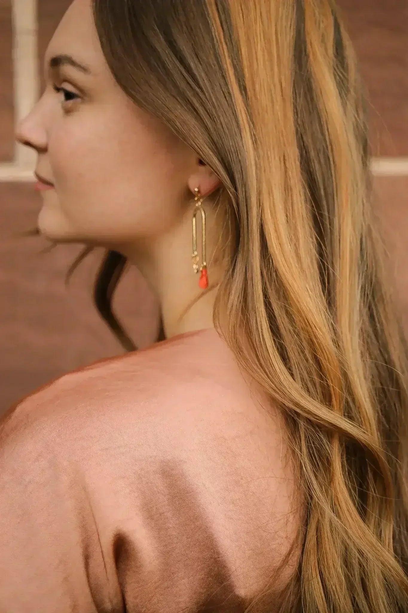 Elyse Dangle in Ruby - Femstylo