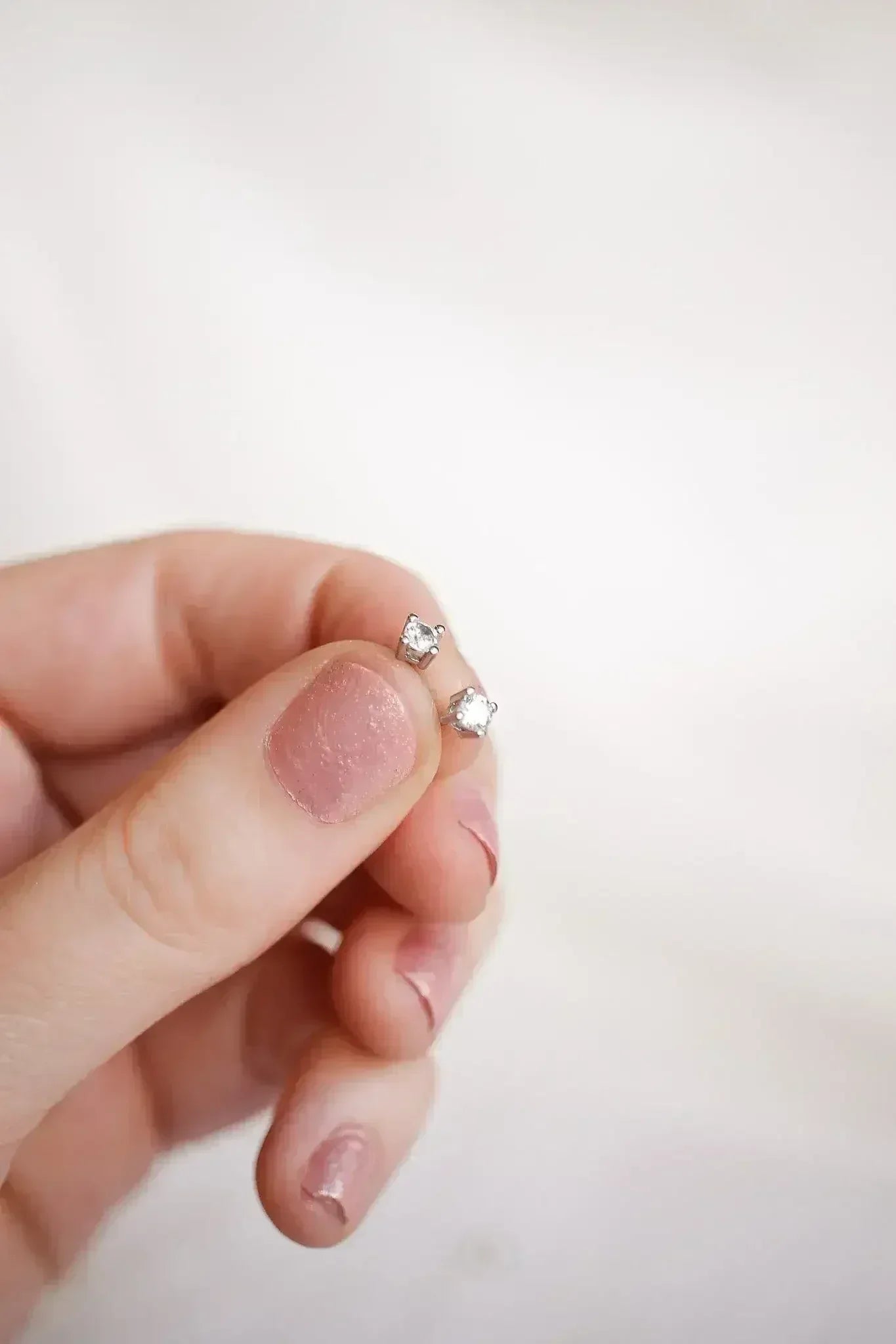 CZ Crystal Stud - Femstylo