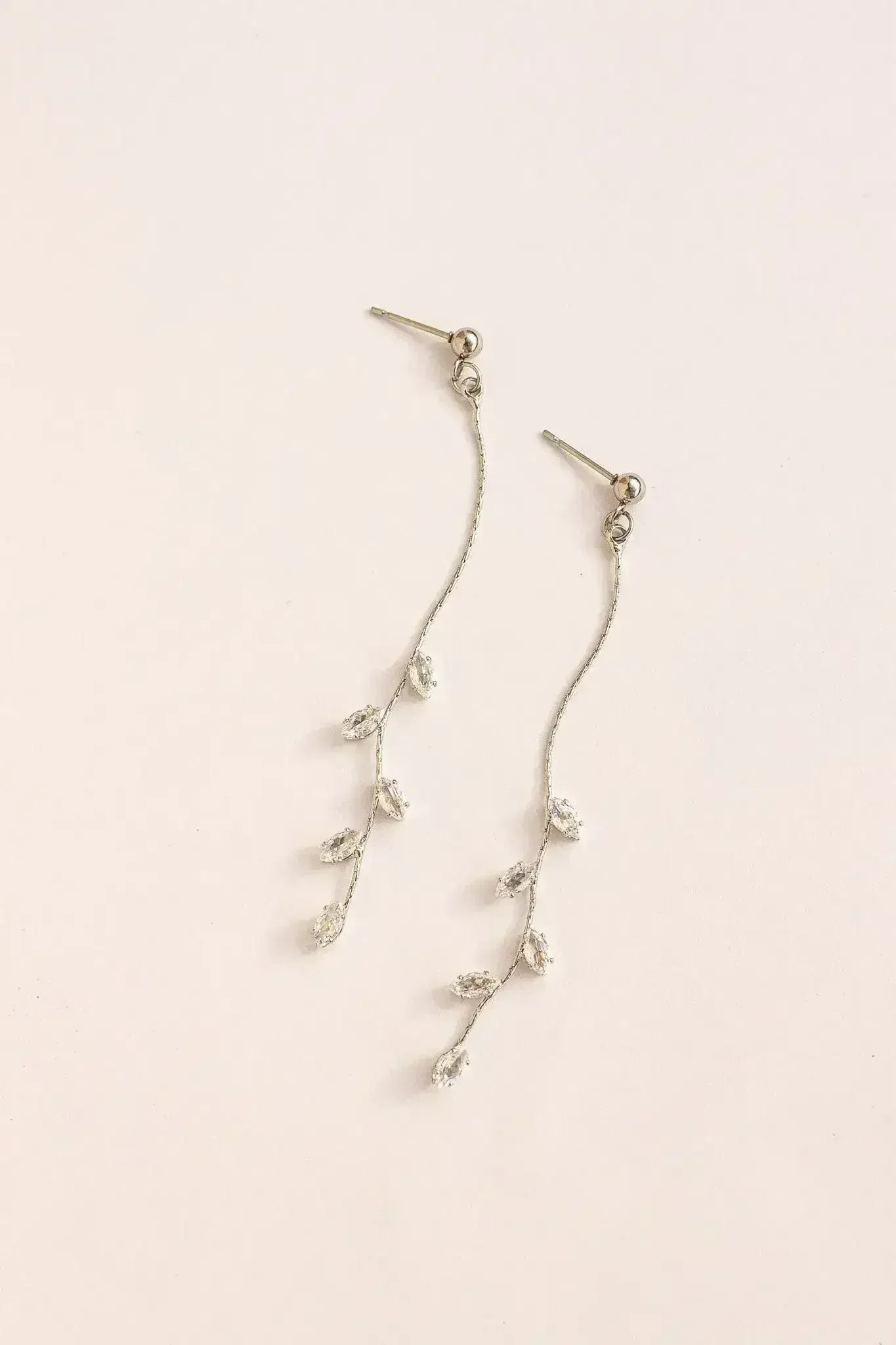 Long Daphne Dangle - Femstylo