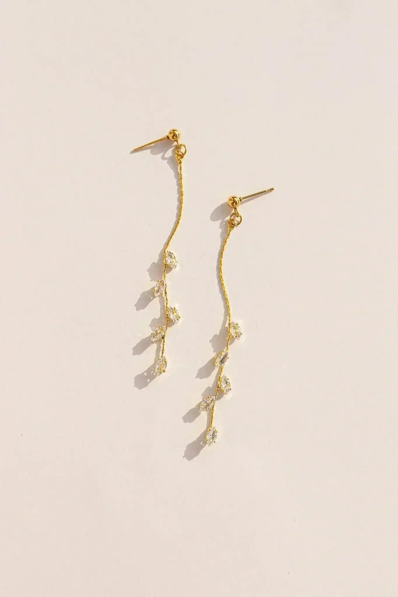 Long Daphne Dangle - Femstylo