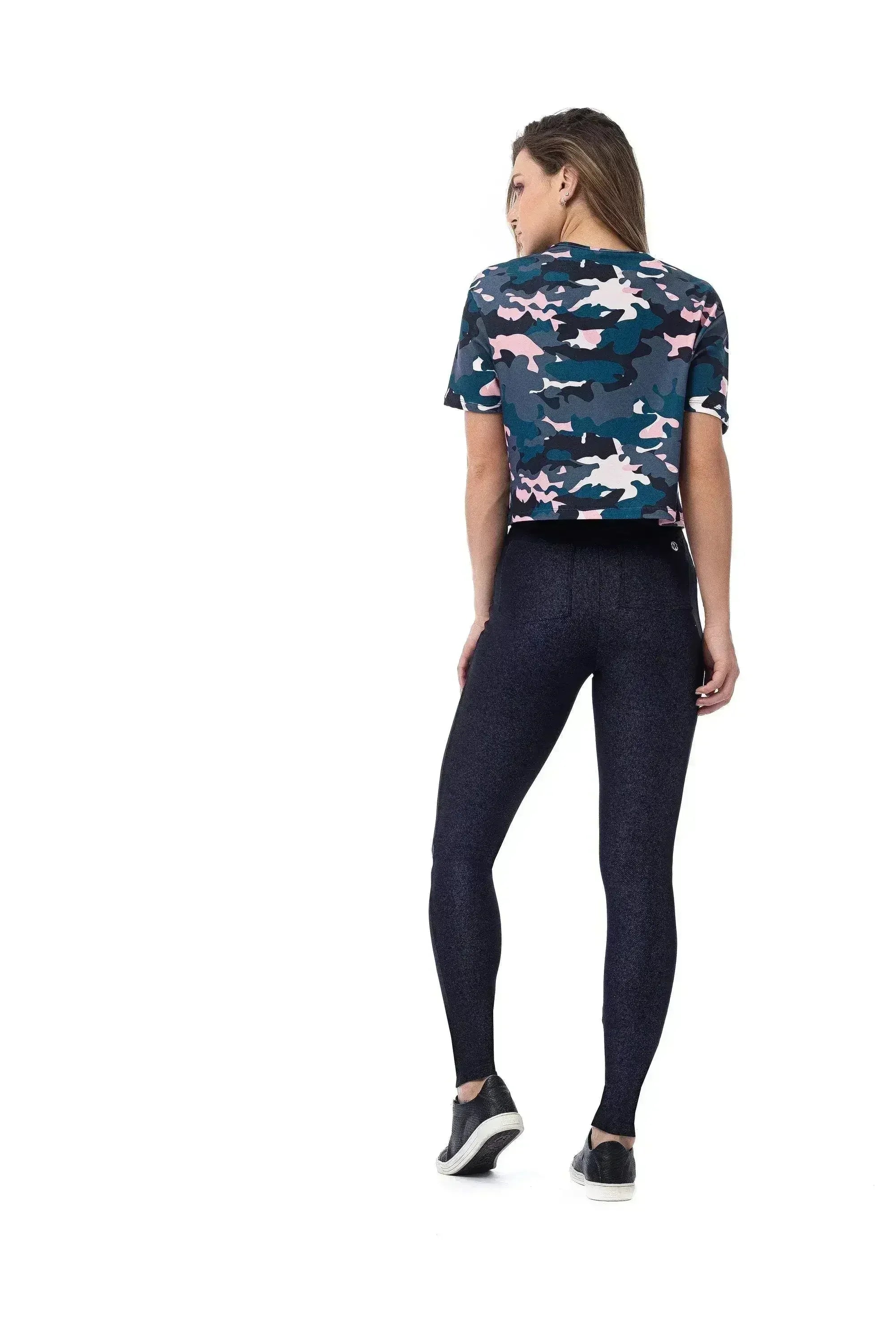 Daisy Camo Short Sleeve Crop Top | Stylish & Comfortable - Femstylo