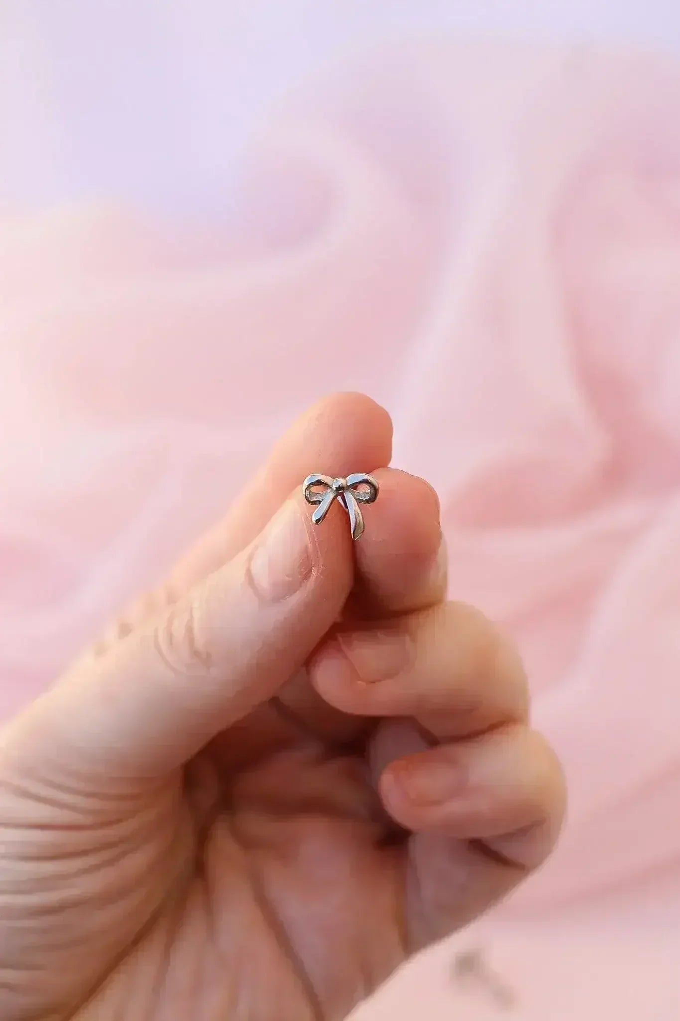 Bow Flat Back Stud - Femstylo