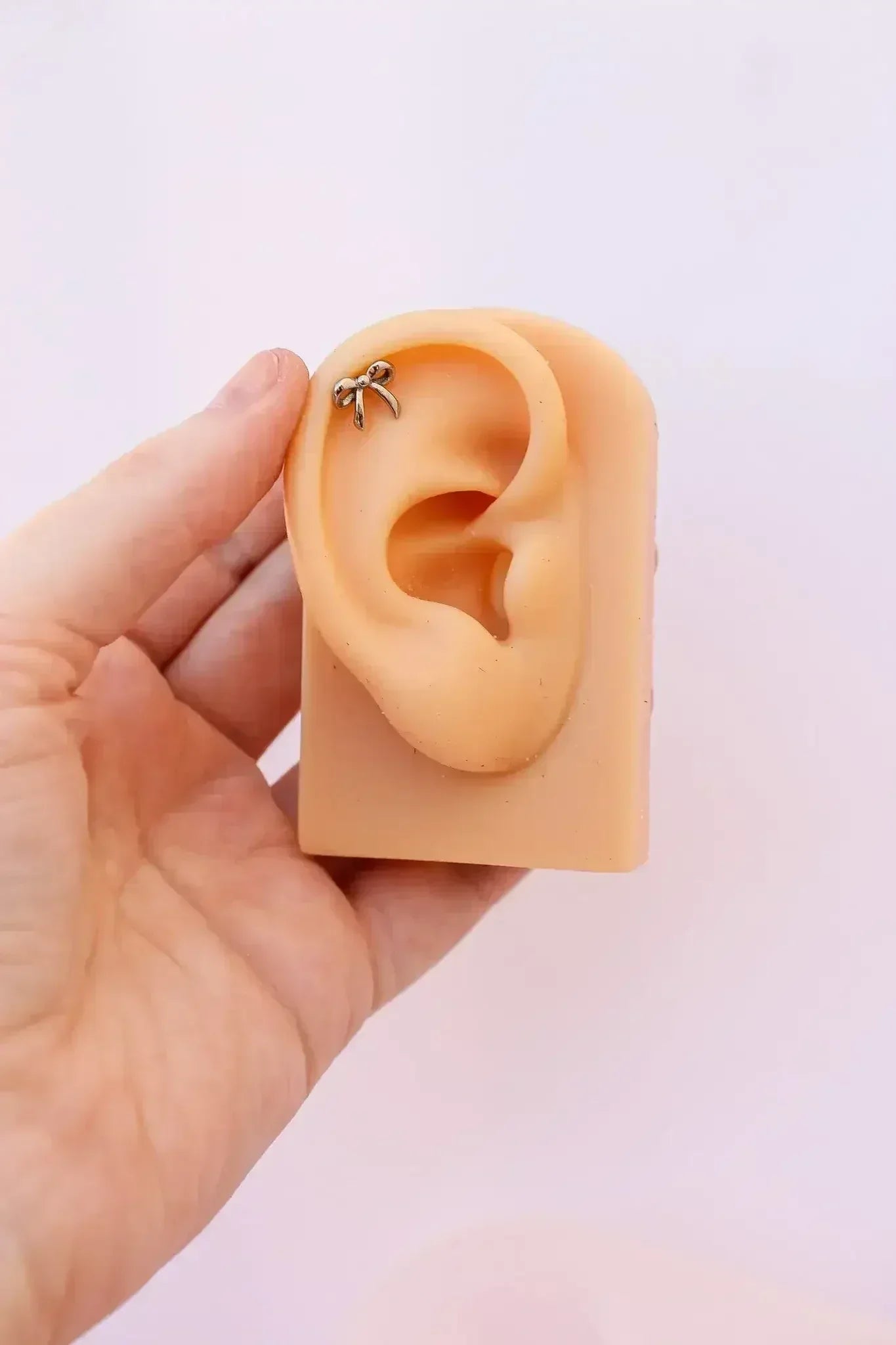 Bow Flat Back Stud - Femstylo