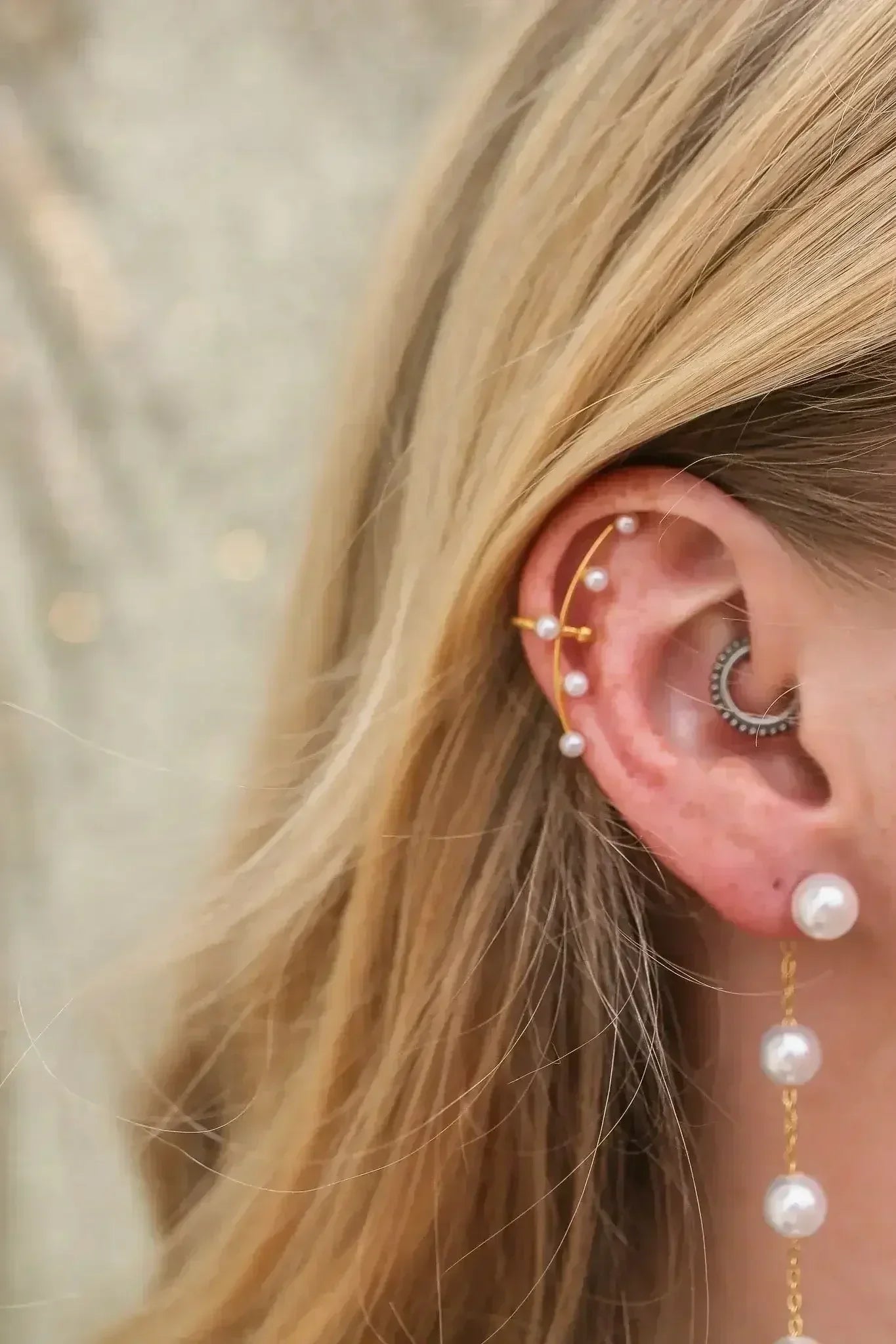 Allora Cuff in Pearl - Femstylo