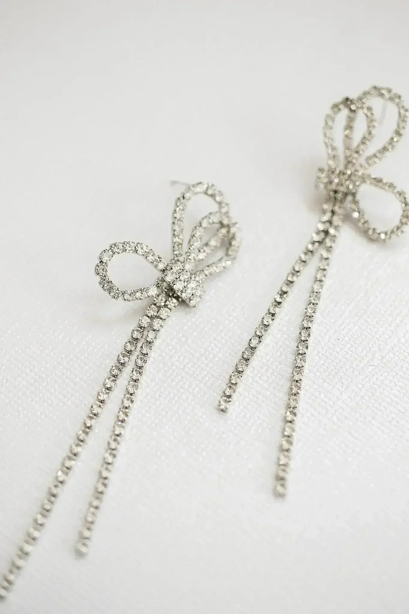 Ava Dangle in Silver Rhinestones - Femstylo