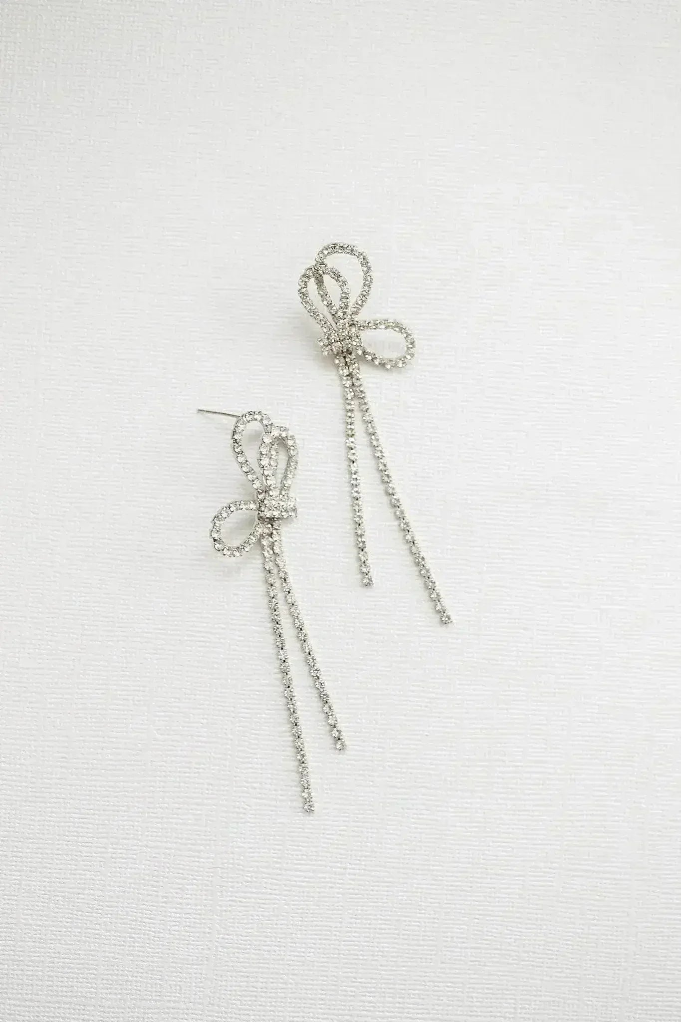 Ava Dangle in Silver Rhinestones - Femstylo