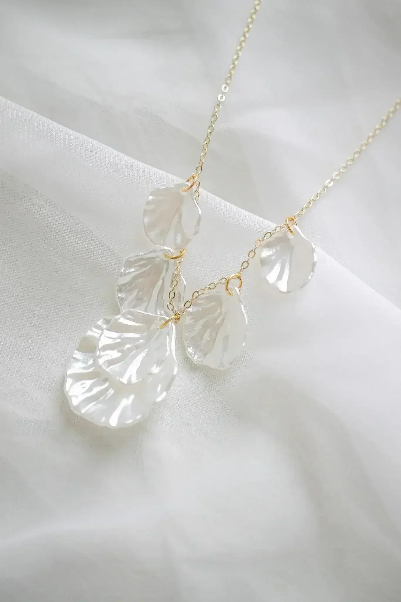 Aquamarine Necklace in Shell - Femstylo