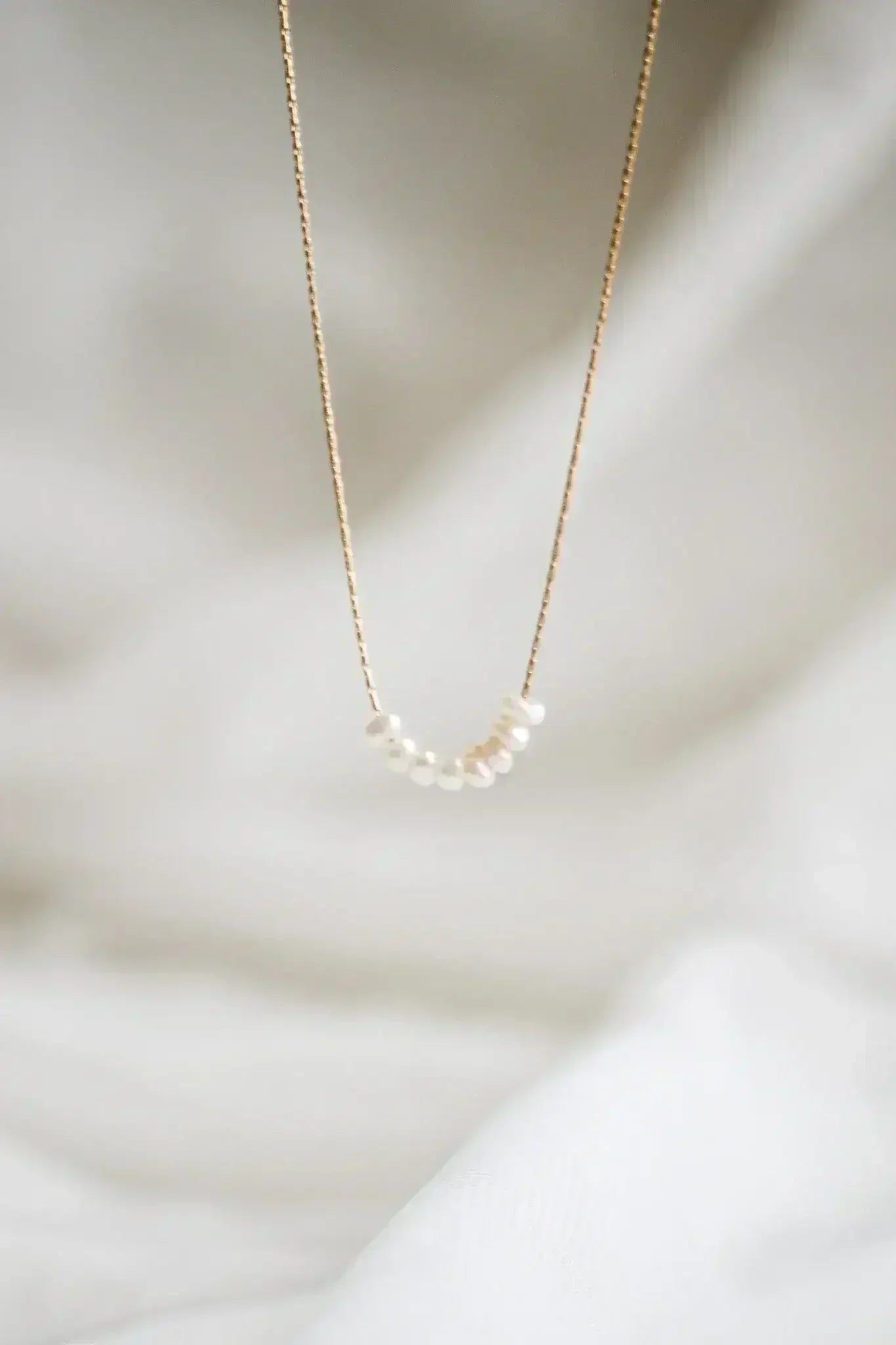 Lorelei Necklace in Dainty Pearl - Femstylo