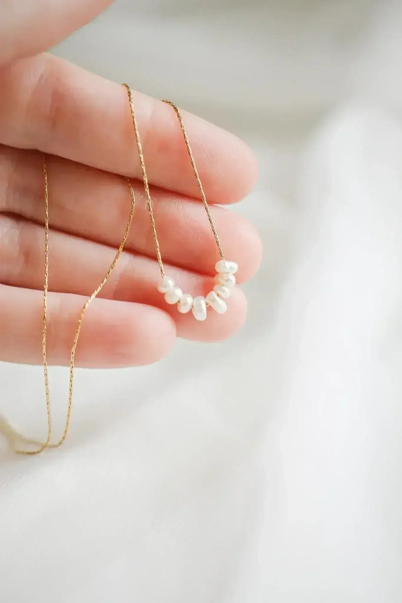 Lorelei Necklace in Dainty Pearl - Femstylo