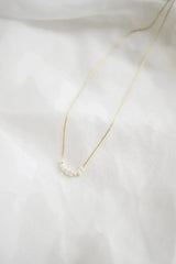 Lorelei Necklace in Dainty Pearl - Femstylo