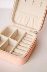 Jewelry Travel Case in Peach - Femstylo