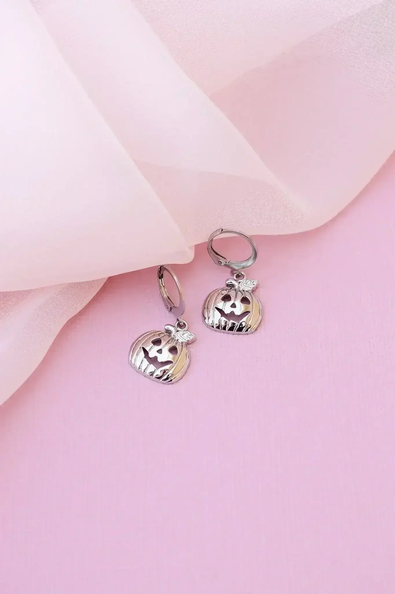 Pumpkin Huggie Hoop in Silver - Femstylo