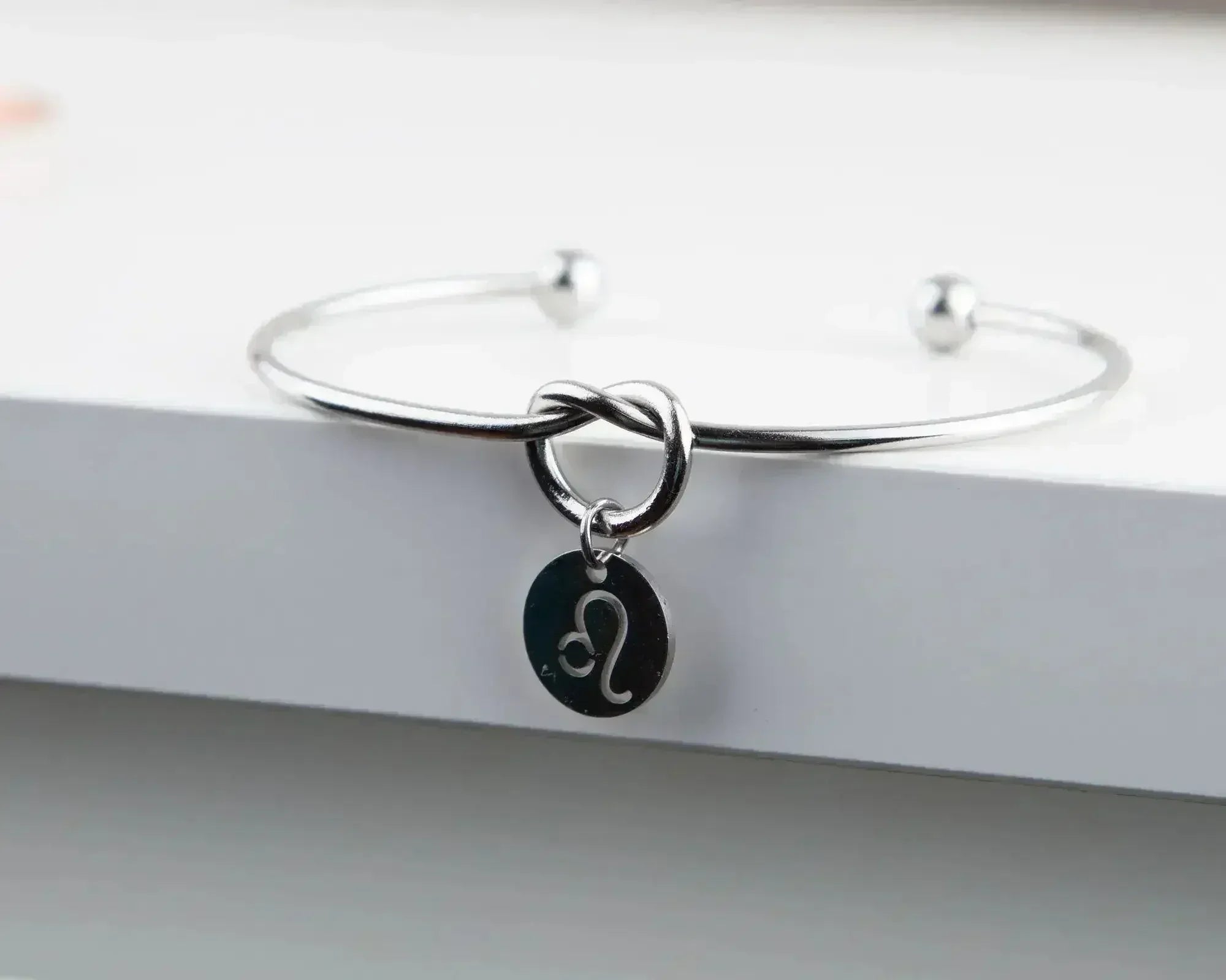 Dainty Knot Bracelet, Wire Knot Bangle with Zodiac Symbol Charm Gift - Femstylo
