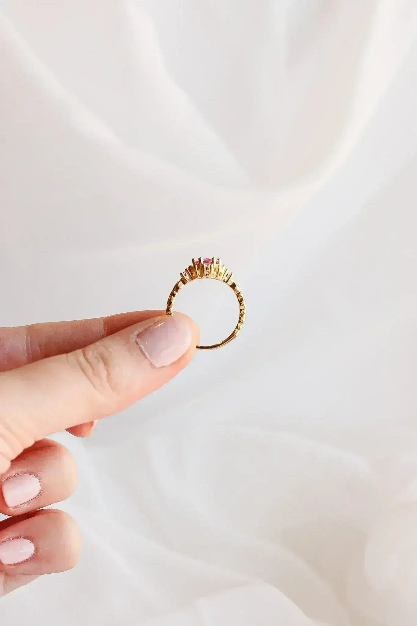 Calliope Ring in Pink Sapphire - Femstylo