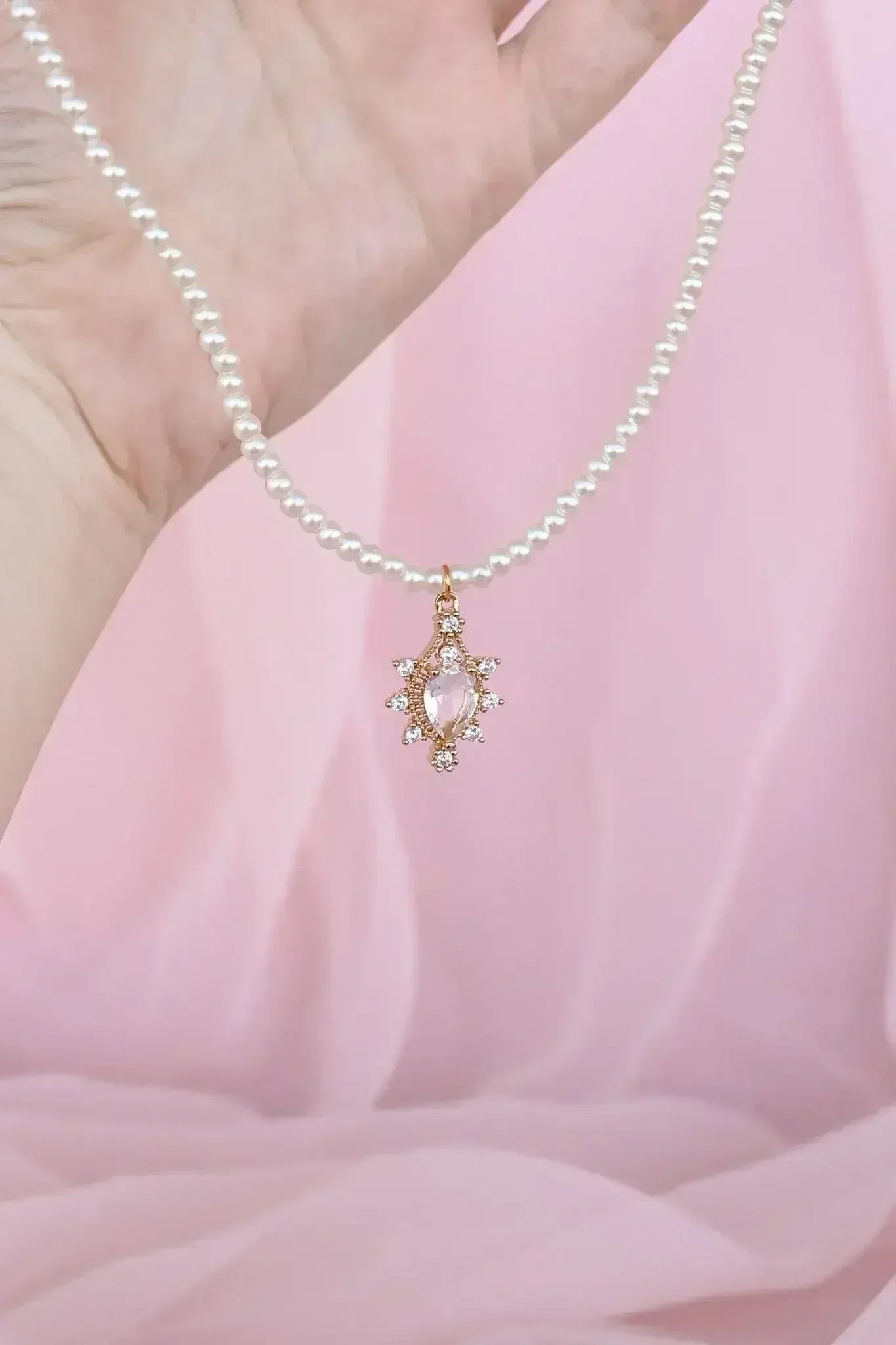 Julia Necklace - Femstylo