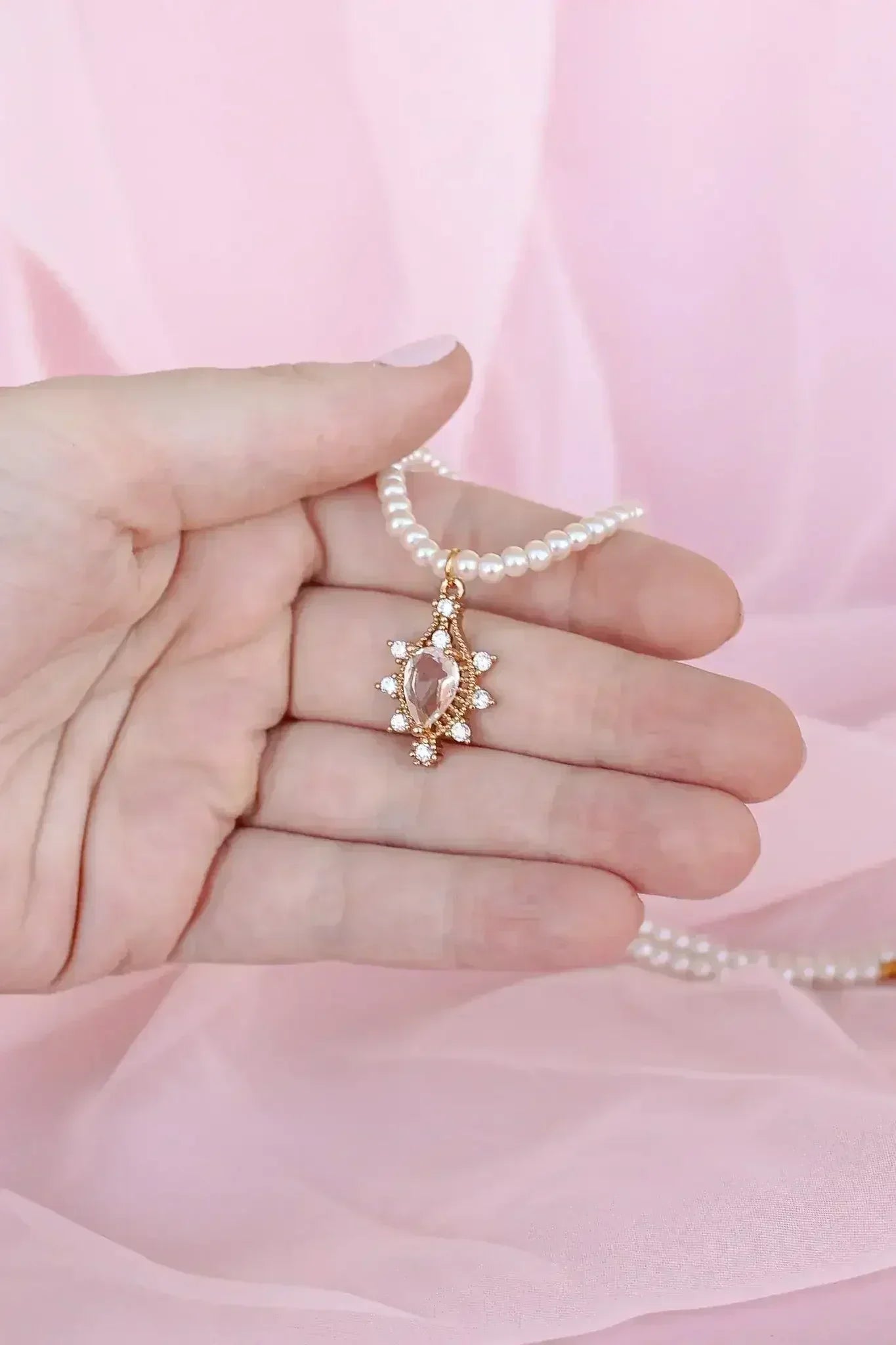 Julia Necklace - Femstylo