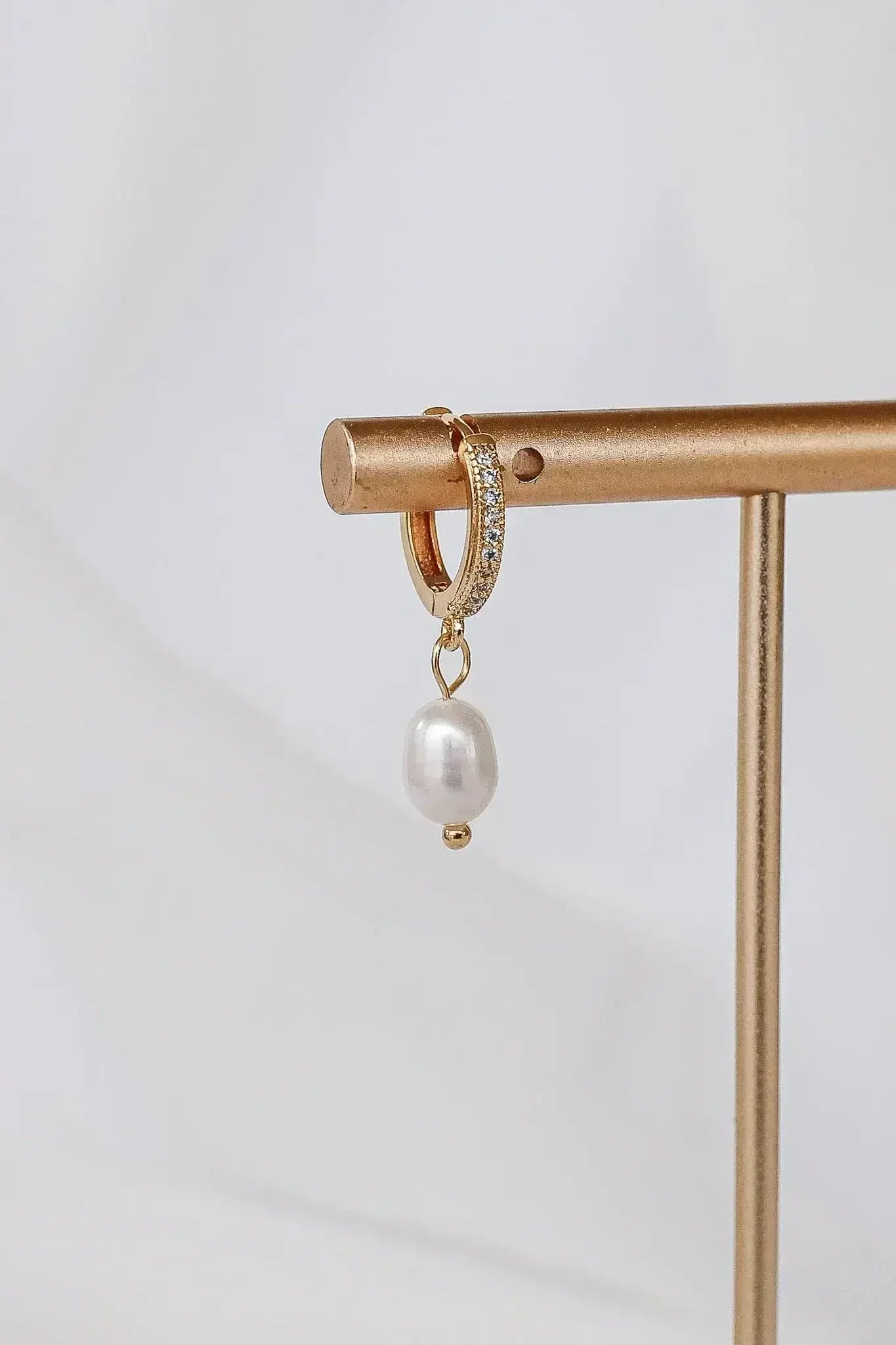 Abbey Pearl Huggie Hoop - Femstylo