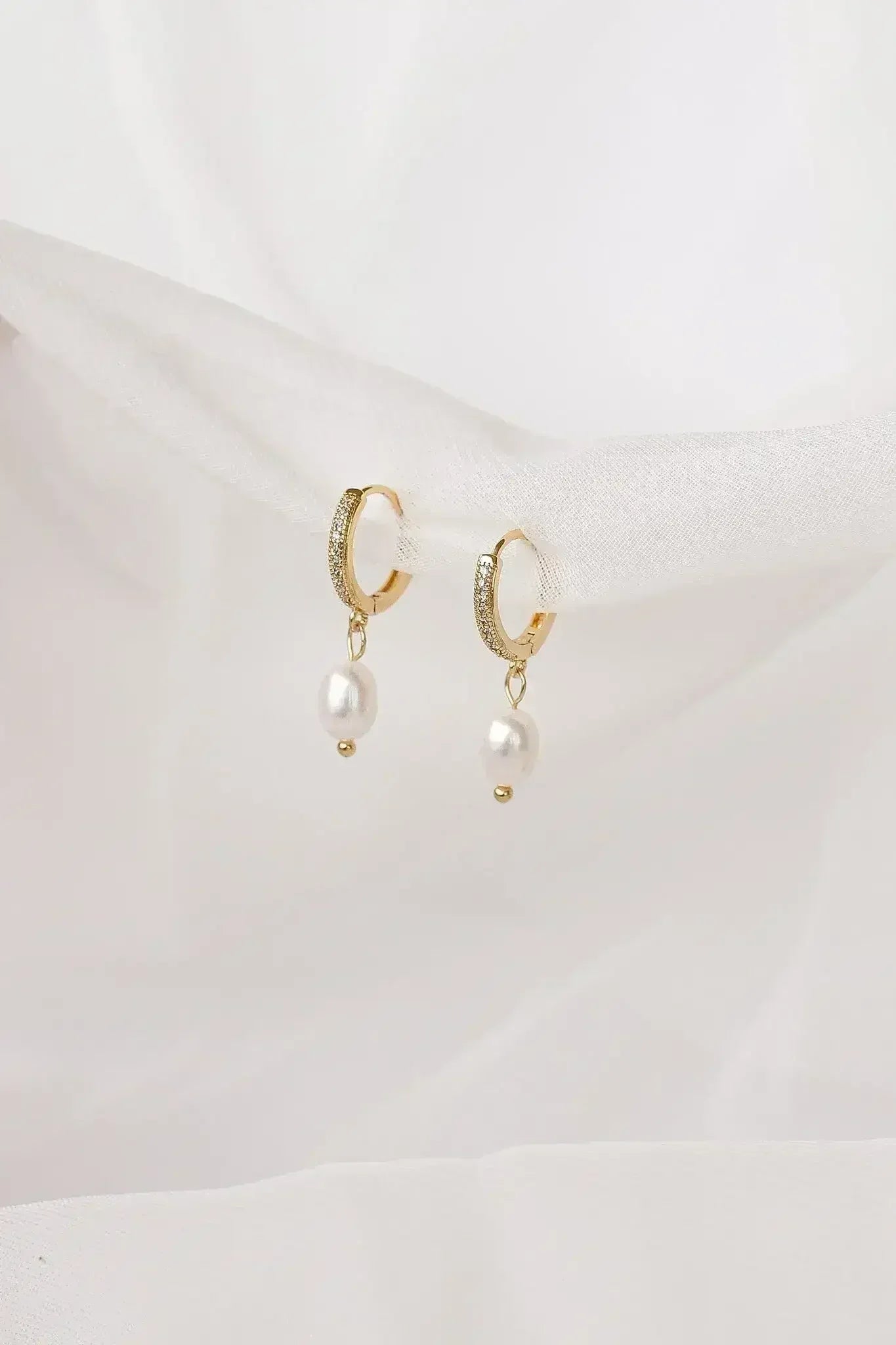 Abbey Pearl Huggie Hoop - Femstylo