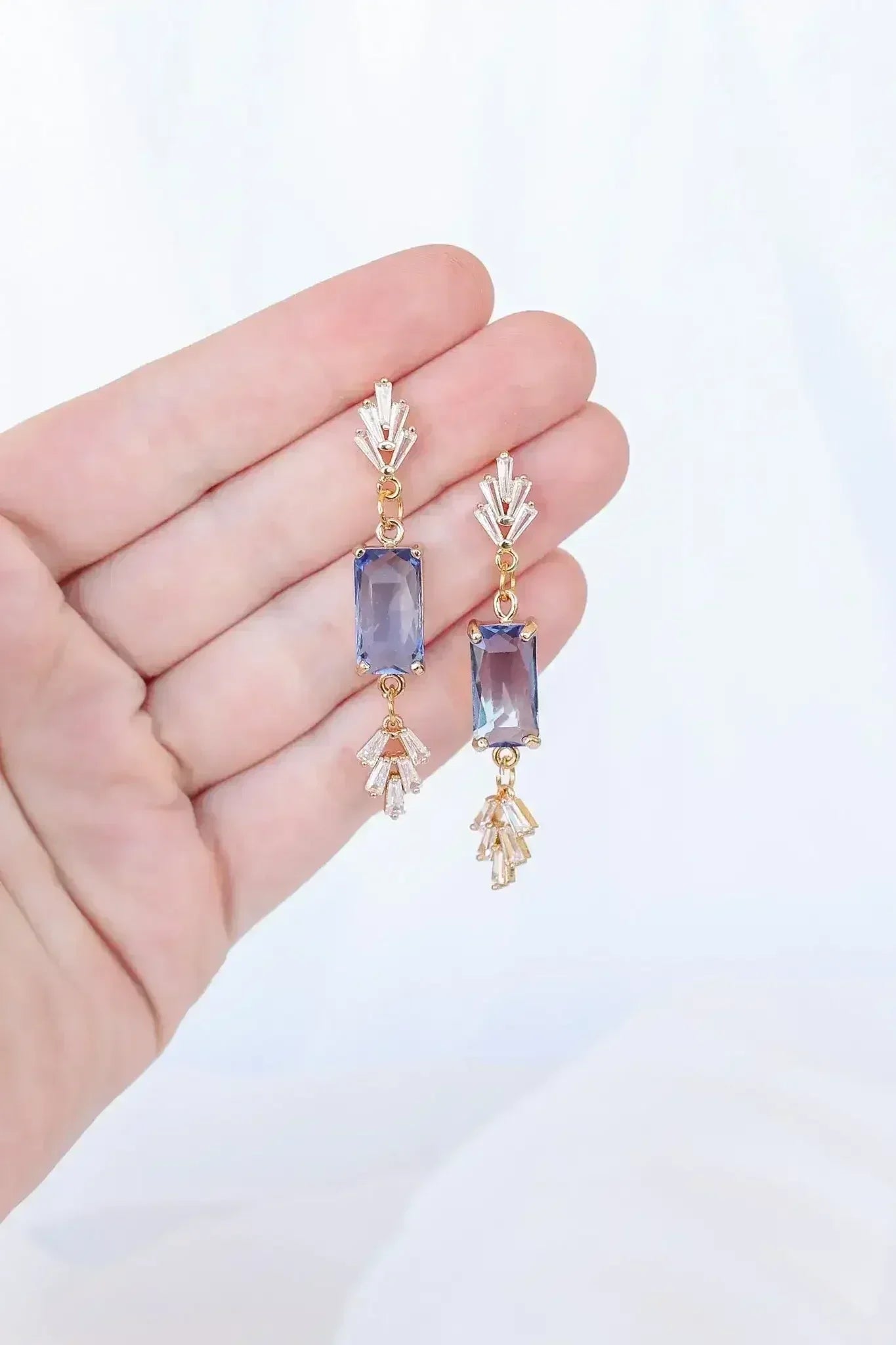 Whitney Dangle - Femstylo