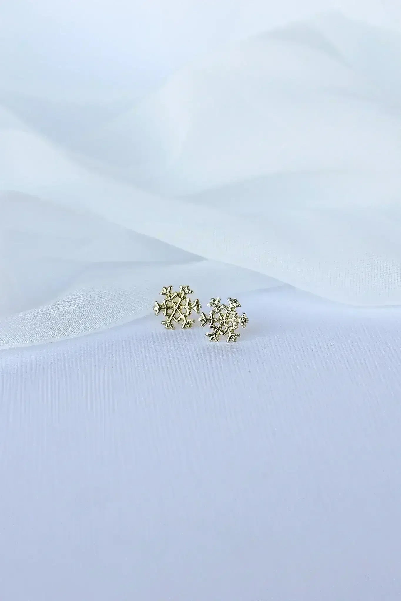 Snowflake Stud - Femstylo