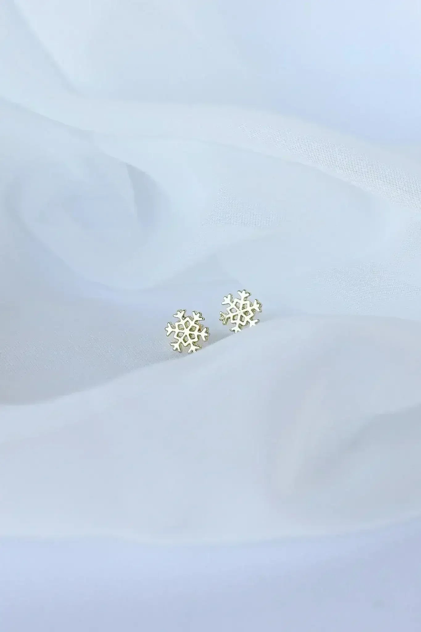 Snowflake Stud - Femstylo